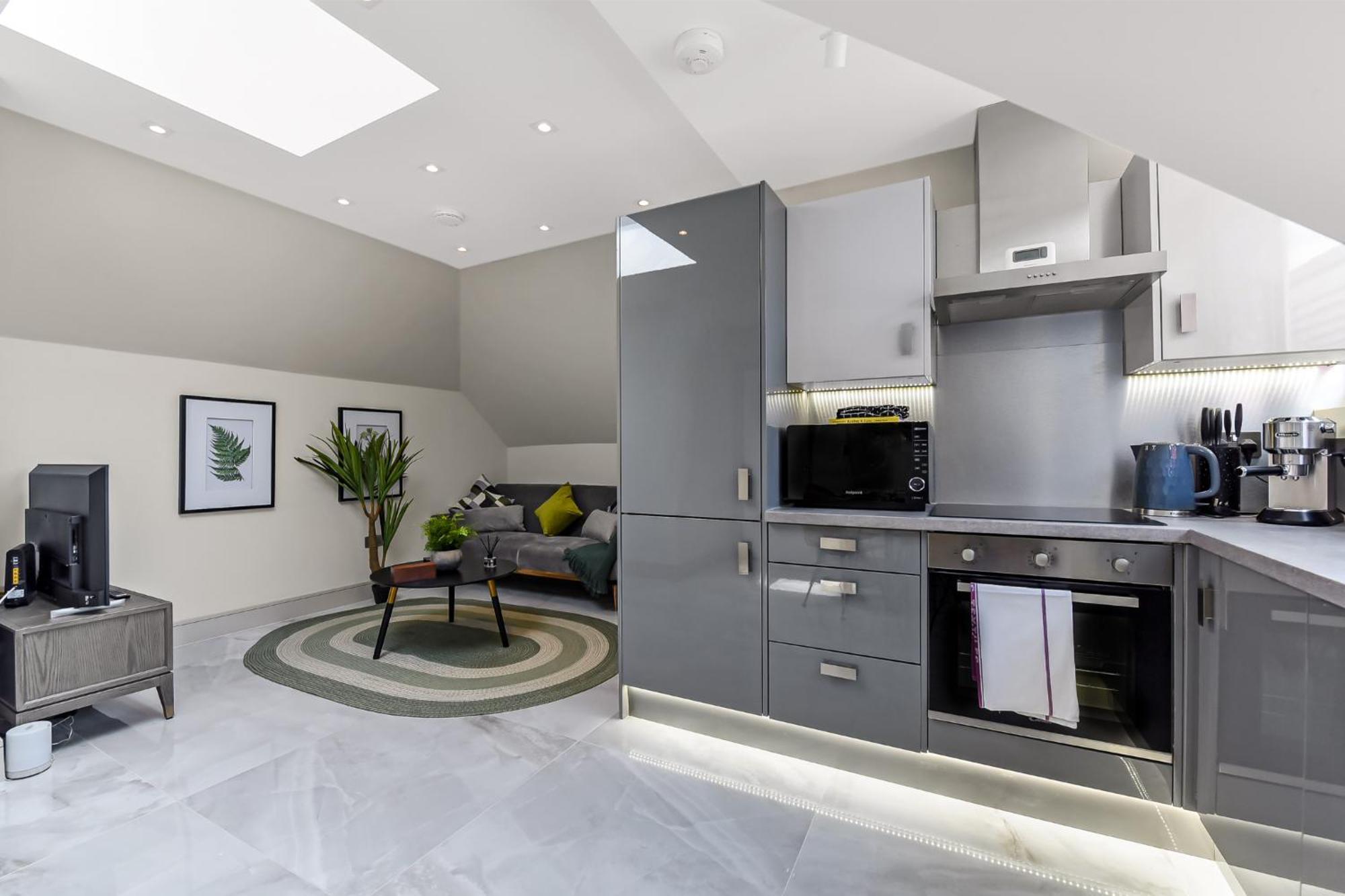 Apartment 1 Bedroom Stylish In Webley Park
