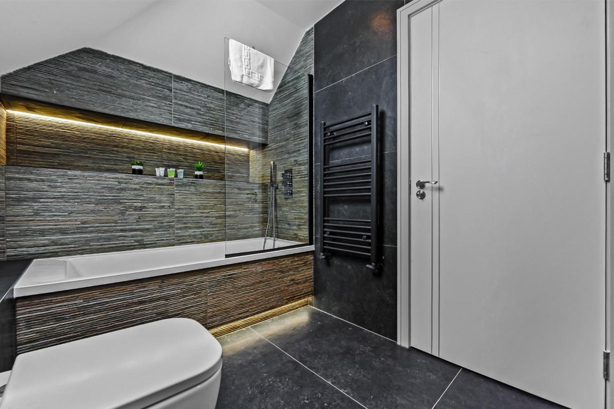 1 Bedroom Stylish In Webley Park London