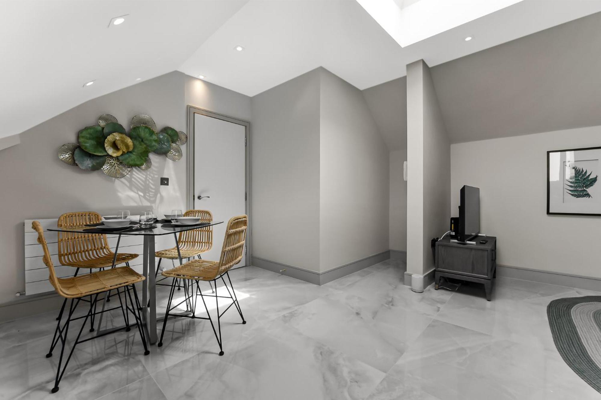 1 Bedroom Stylish In Webley Park