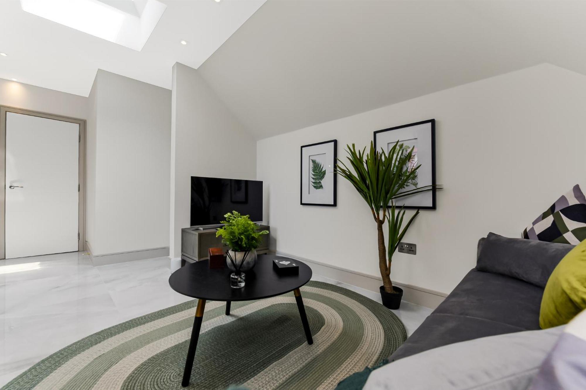 Apartment 1 Bedroom Stylish In Webley Park London