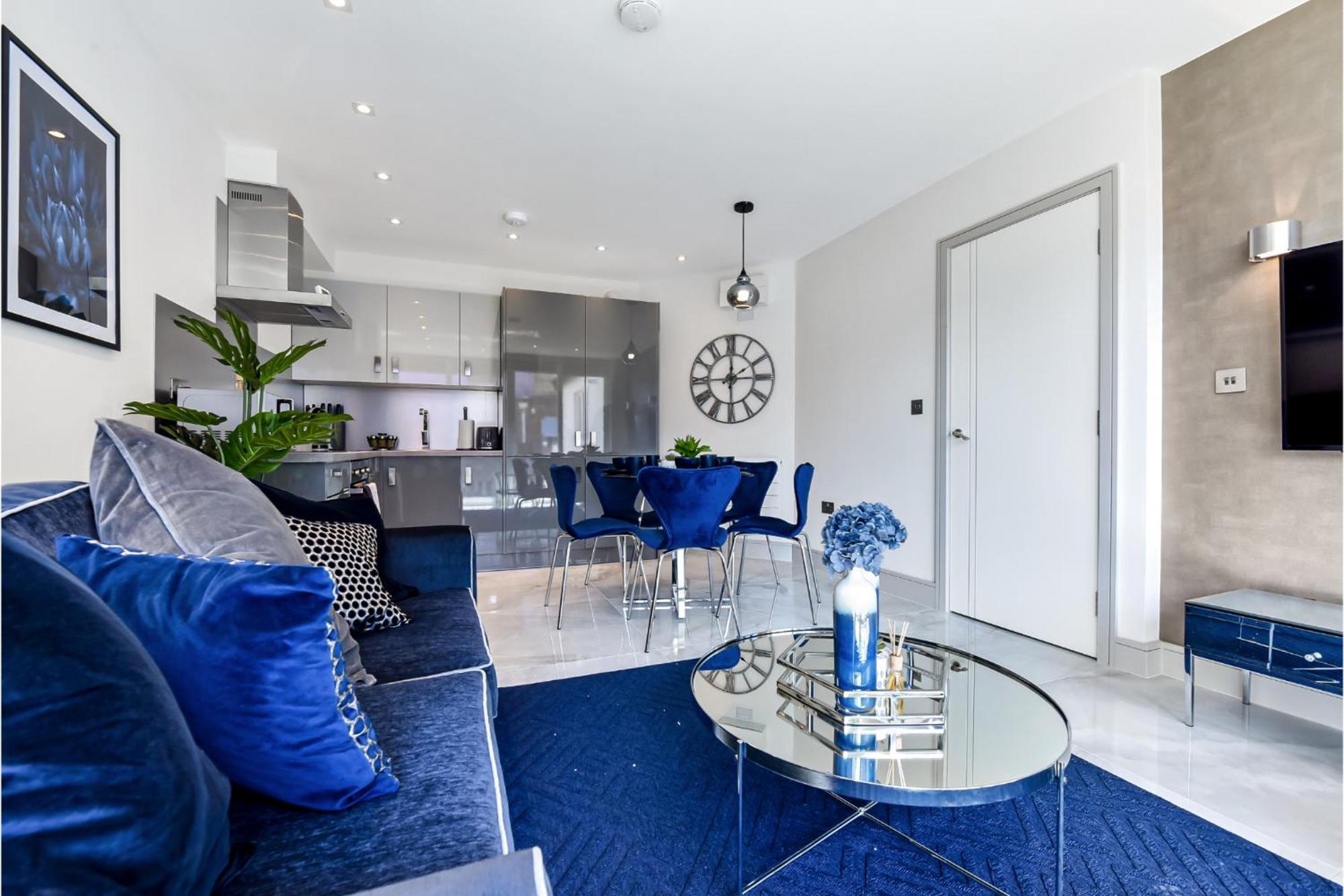 Stylish 2 Bedroom - Wembley Park Apartment *