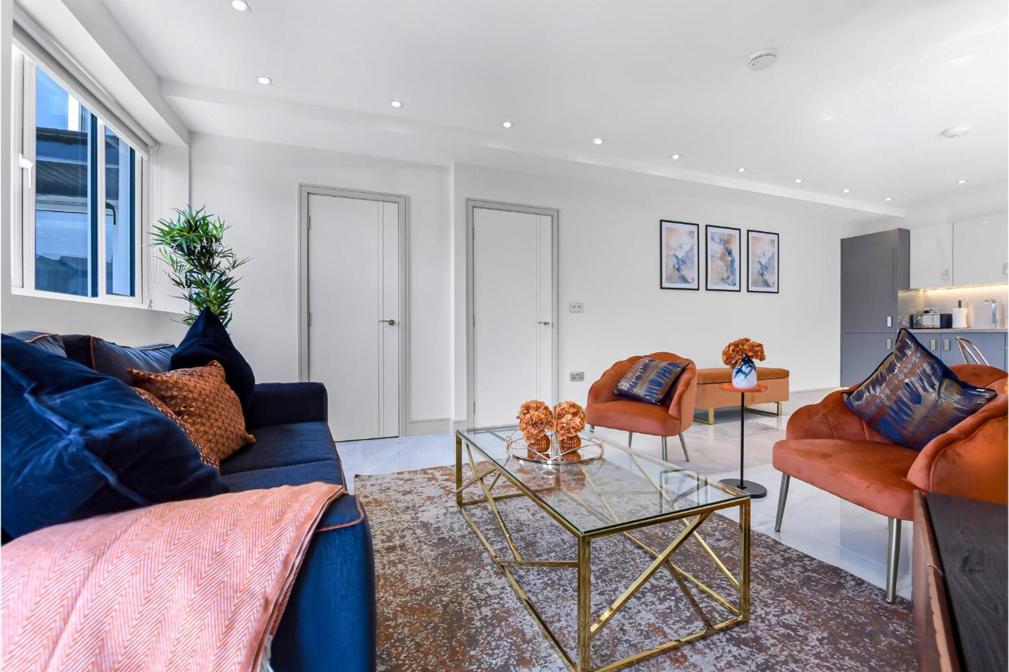 Beautiful, Stylish & Modern - Great For Transport! London