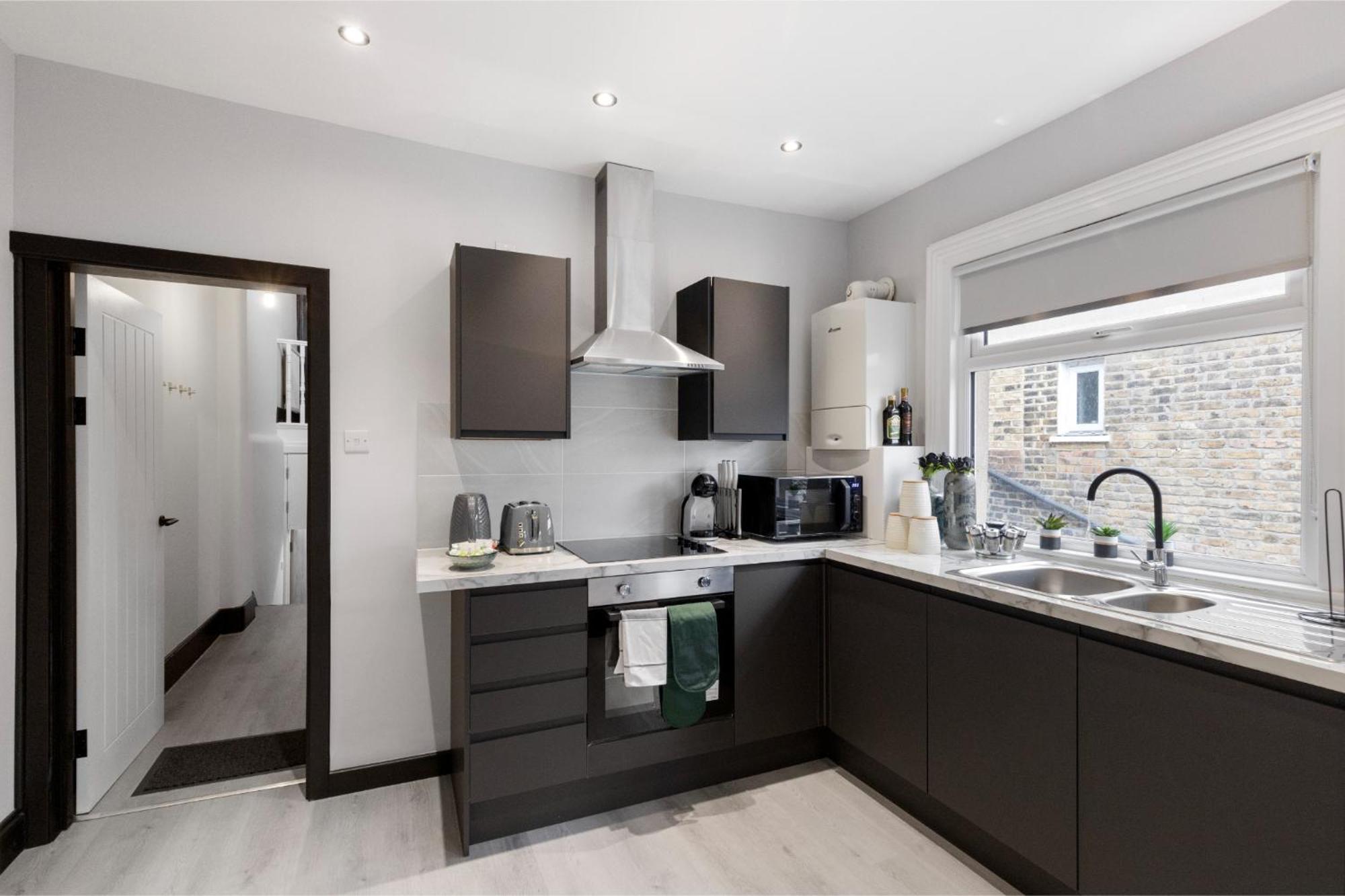 Luxurious Evergreen Flat Sleeps 4 * London