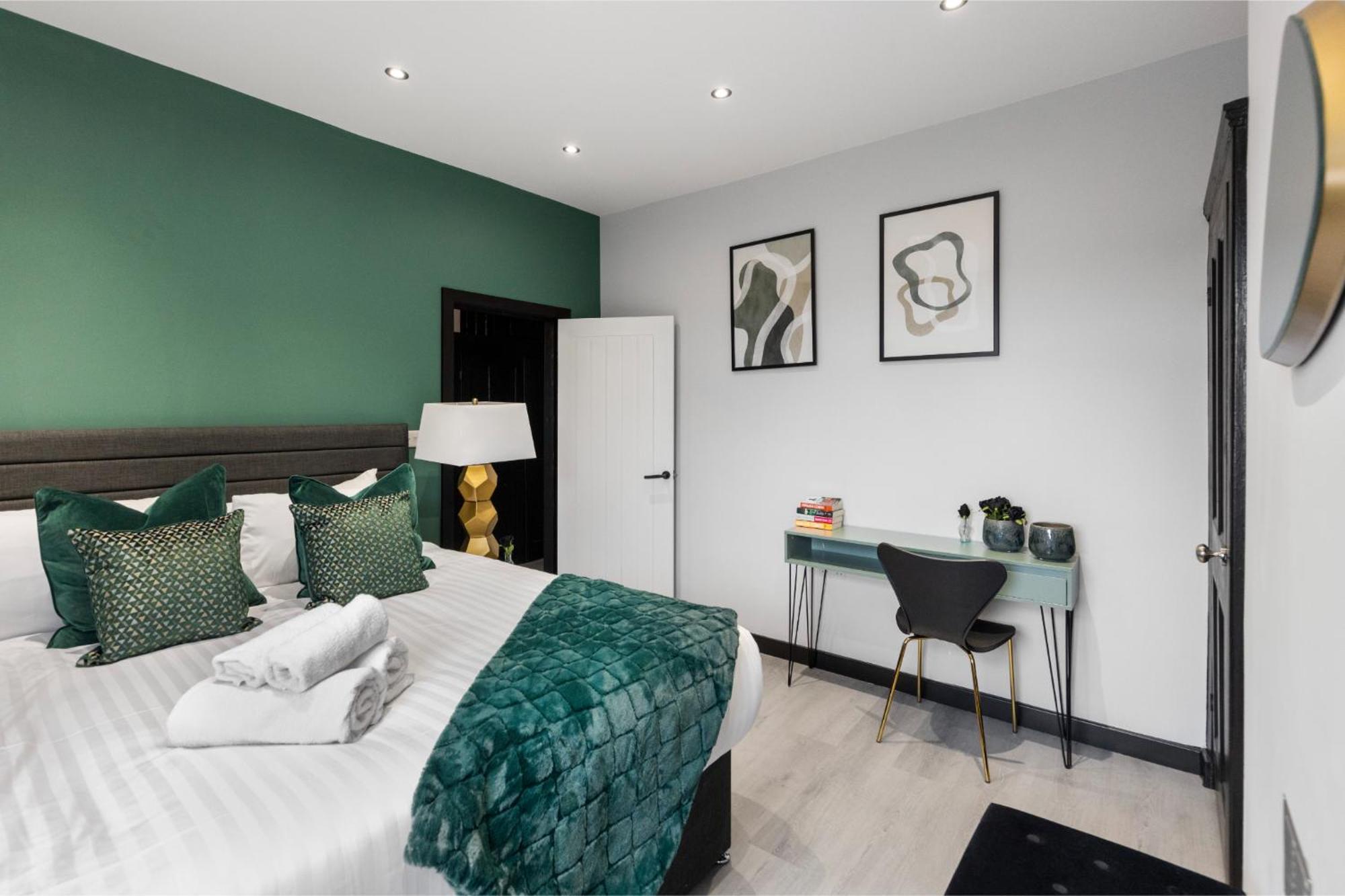 Luxurious Evergreen Flat Sleeps 4 * London