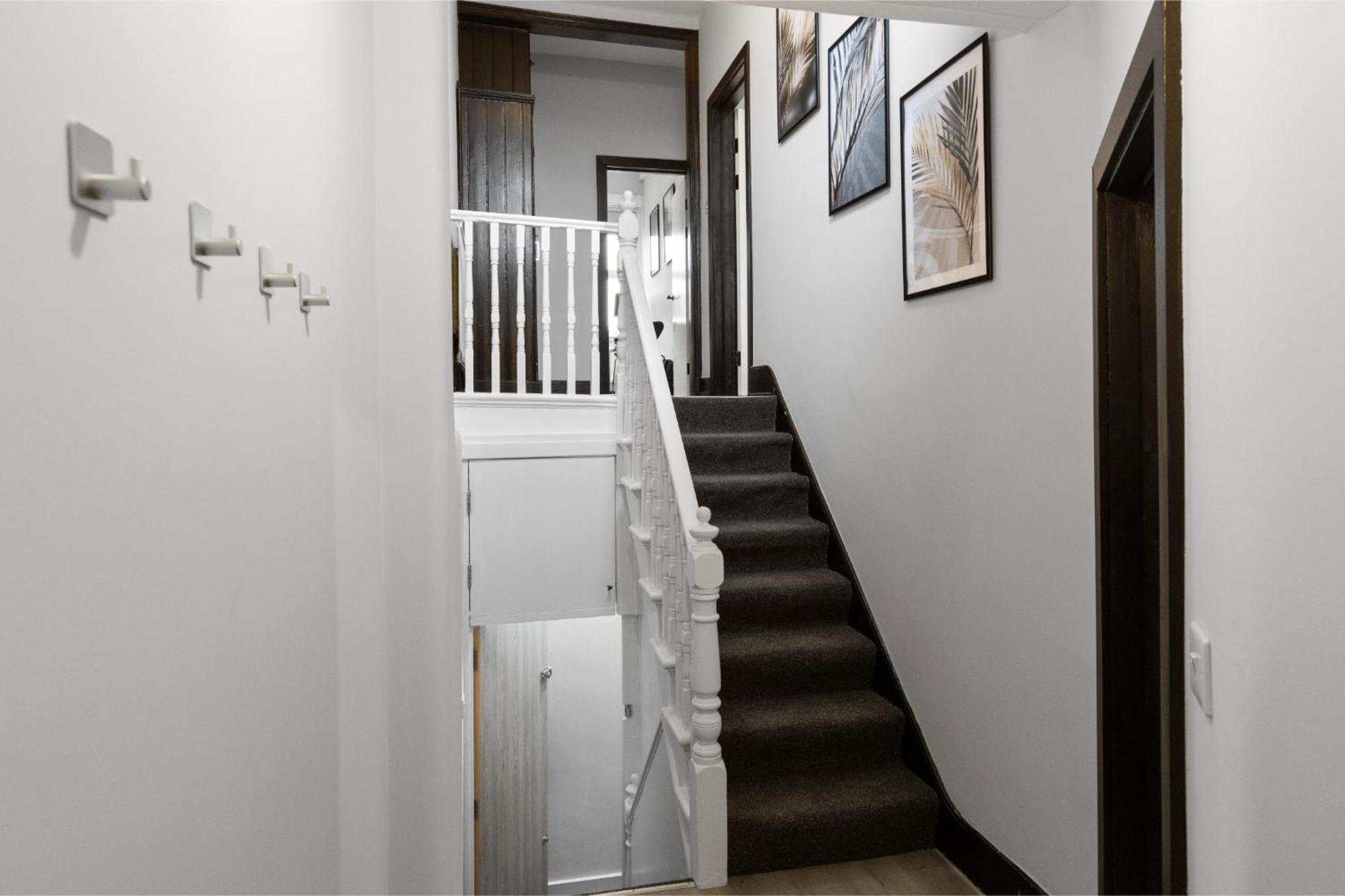 Luxurious Evergreen Flat Sleeps 4 *