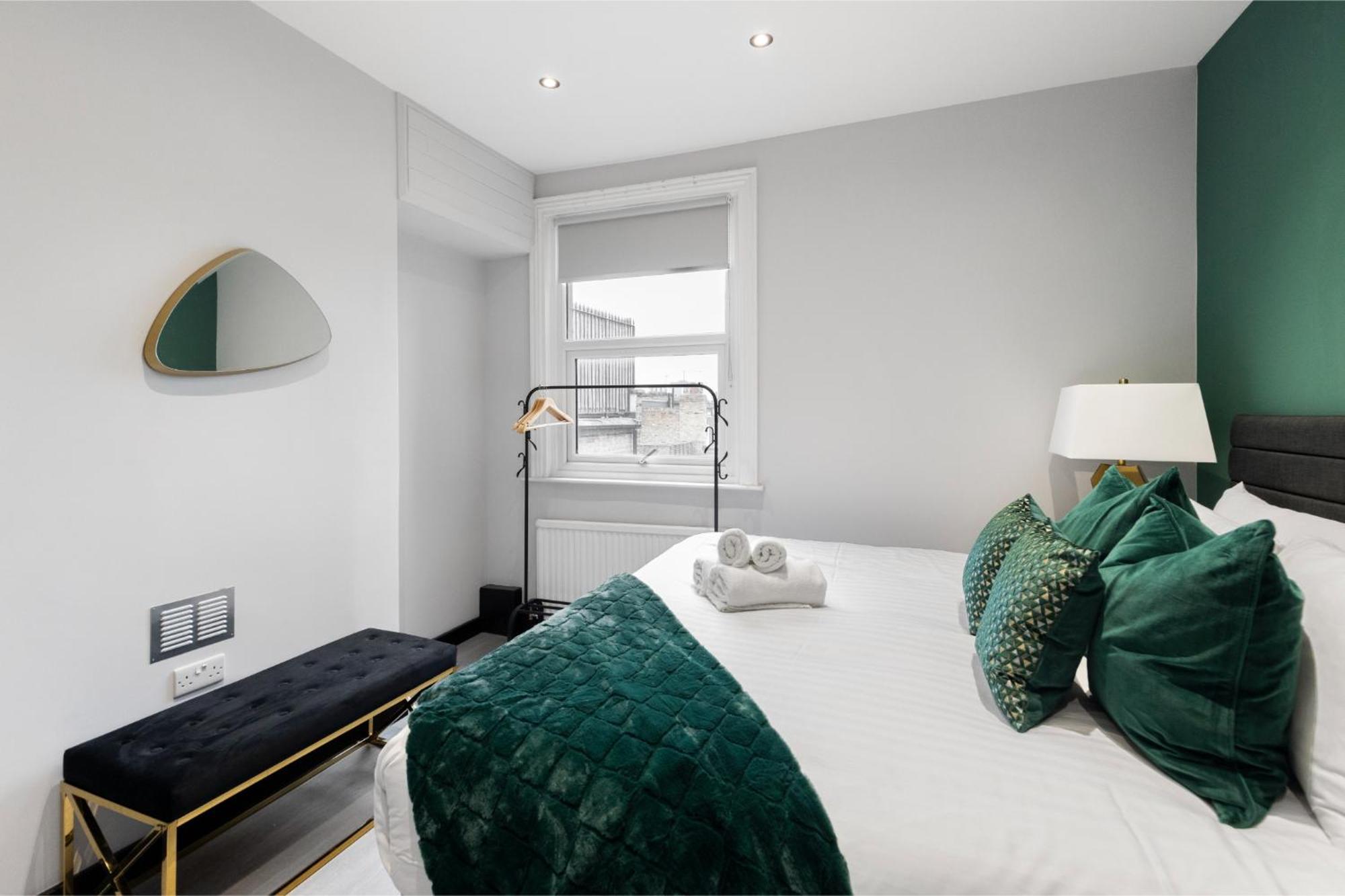 Luxurious Evergreen Flat Sleeps 4