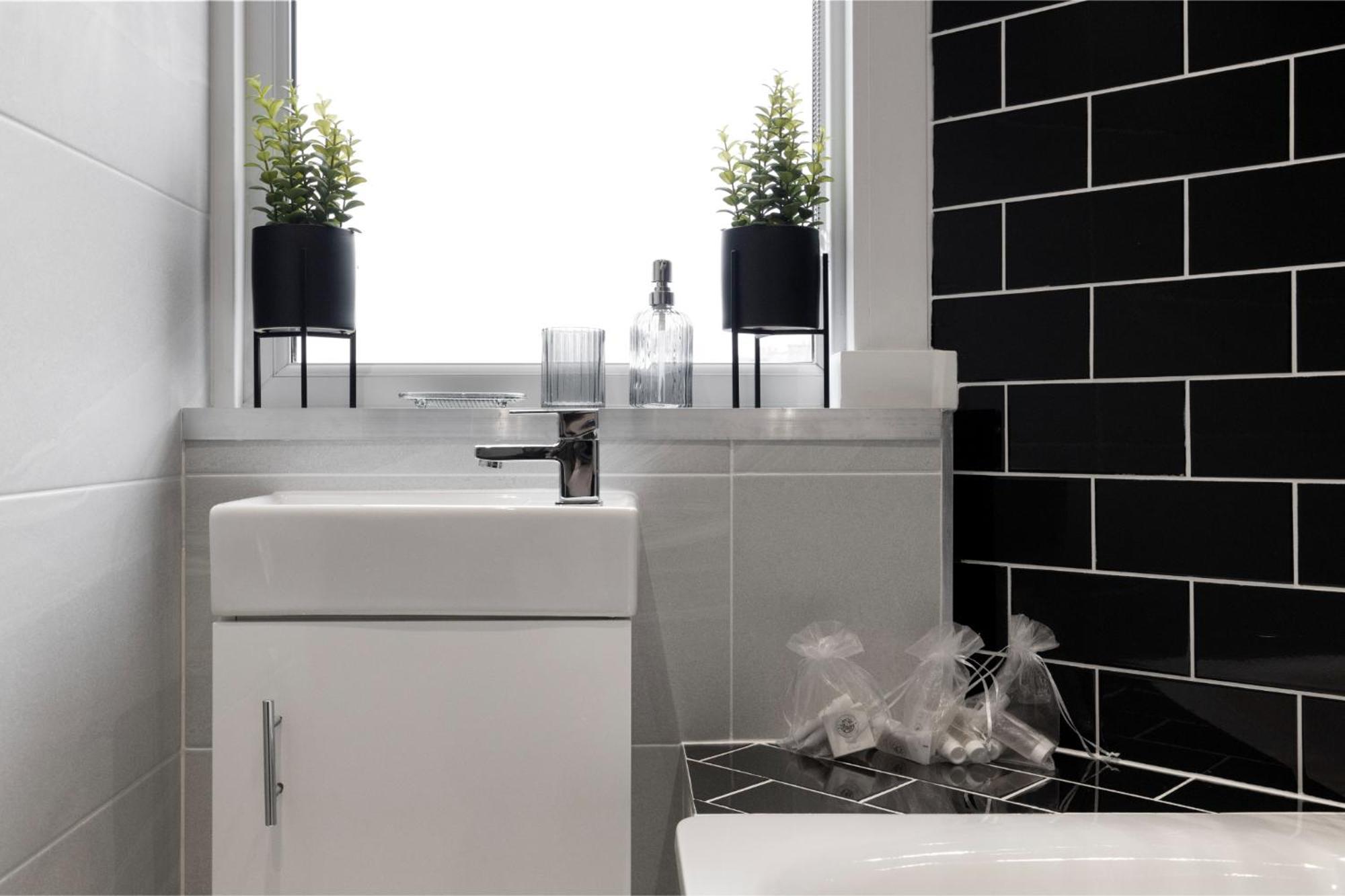 Luxurious Evergreen Flat Sleeps 4 Apartment London