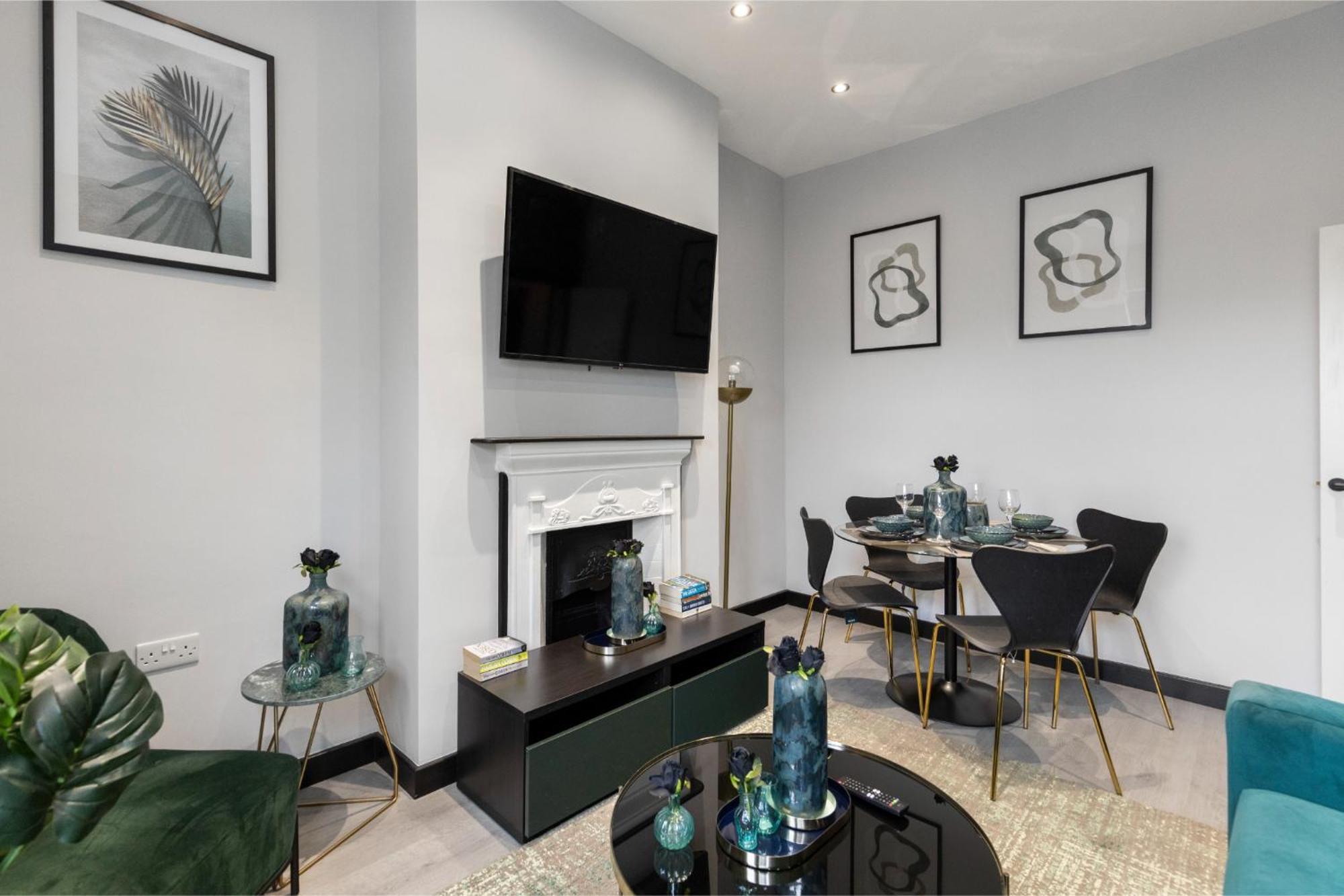 Luxurious Evergreen Flat Sleeps 4 * London