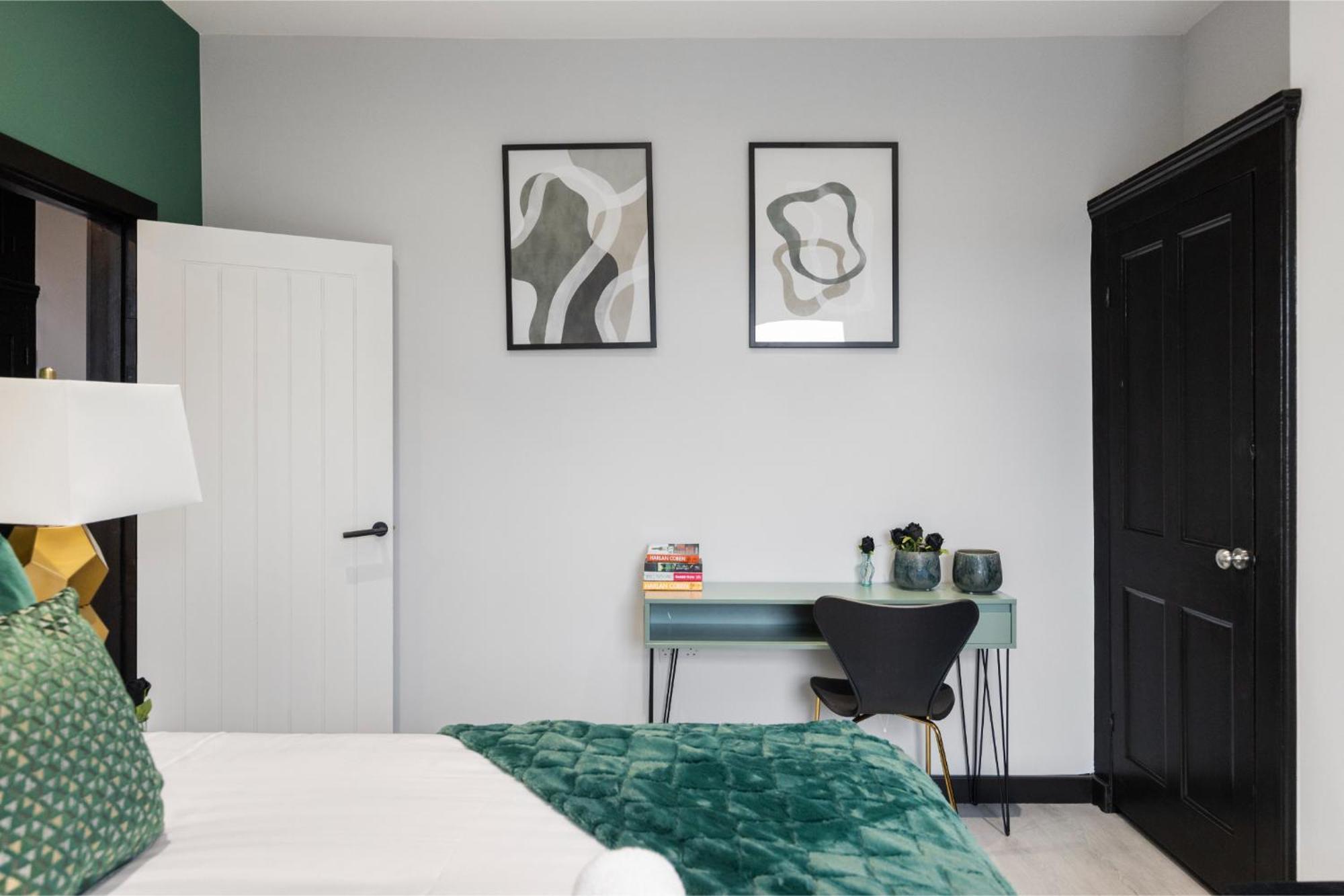 Apartment Luxurious Evergreen Flat Sleeps 4