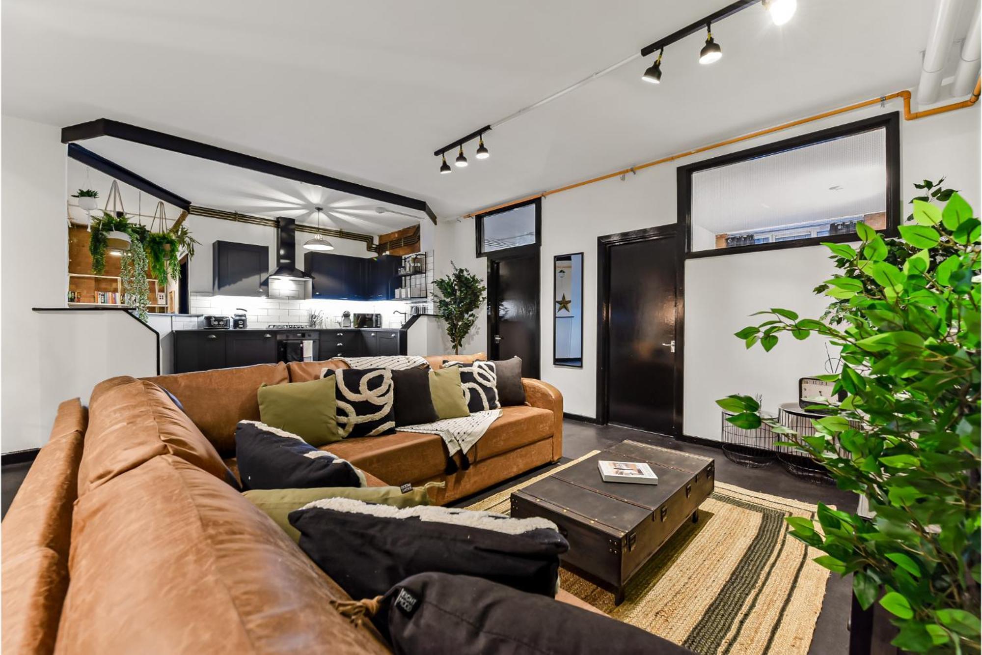 Trendy, Arty, 3br In Heart Of Hipster Hackney! *