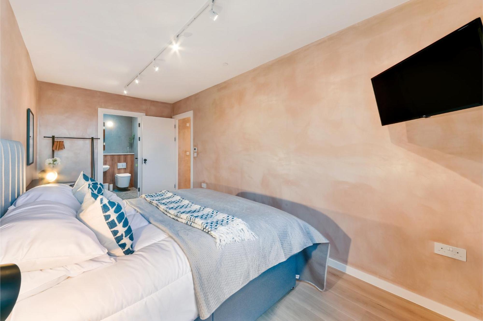 Beautiful Flat In Hipster Hackney Very Spacious!