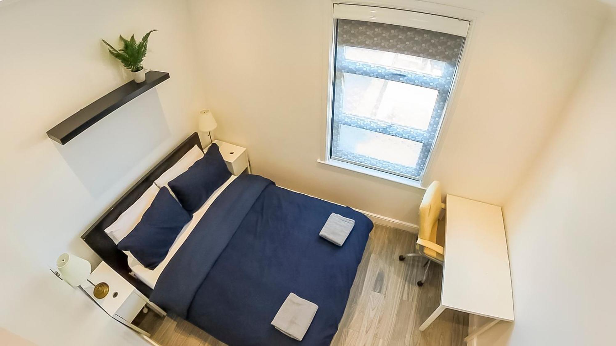 Beautiful 1 Bedroom Flat Close To Centre Apartment *
