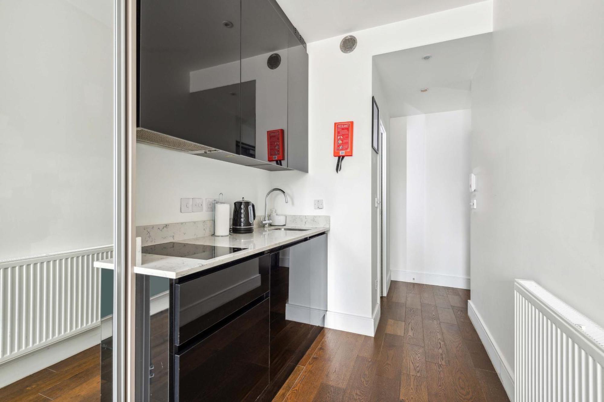 Valet Golden Square Apartment