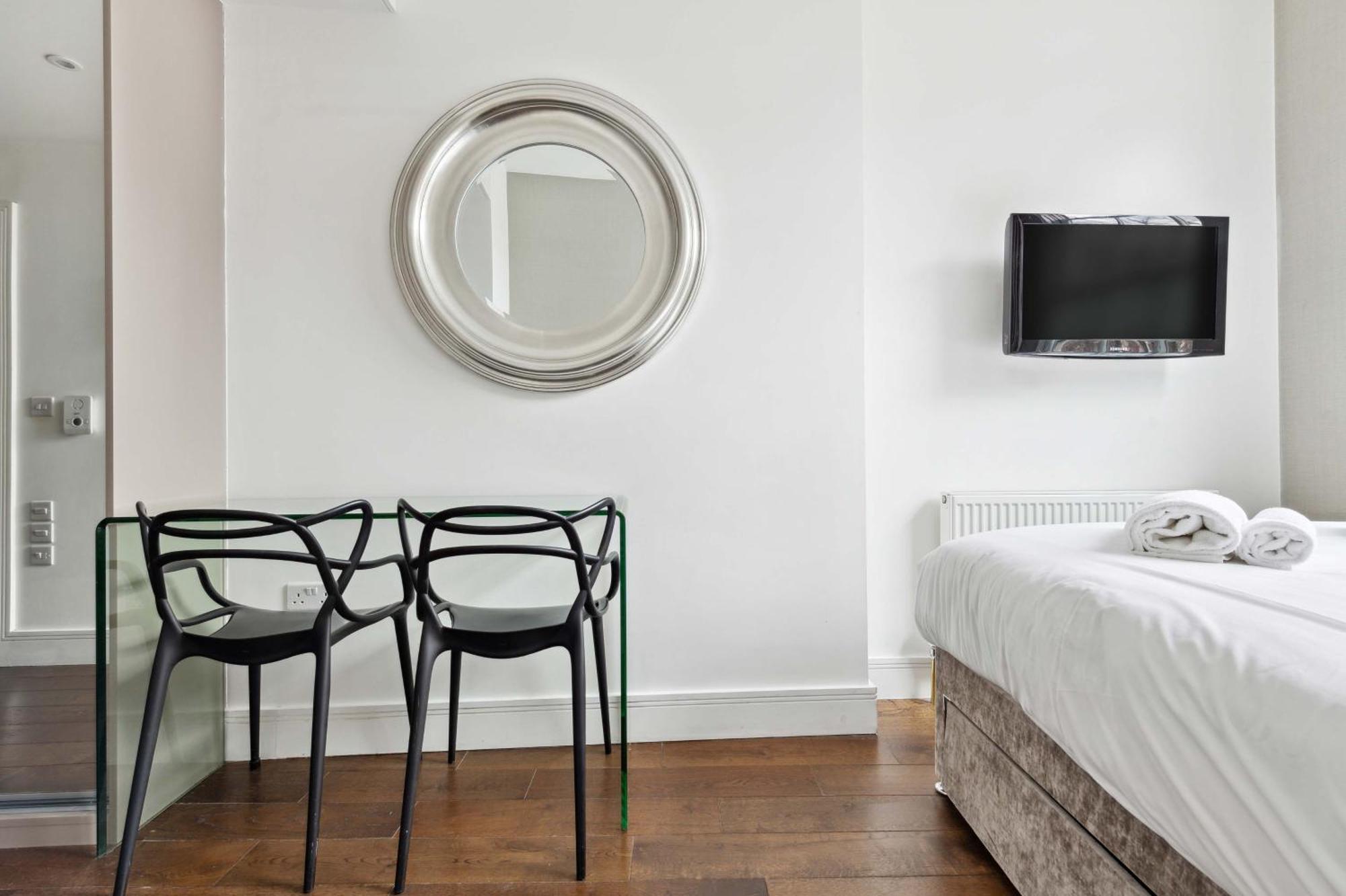 Valet Golden Square Apartment London