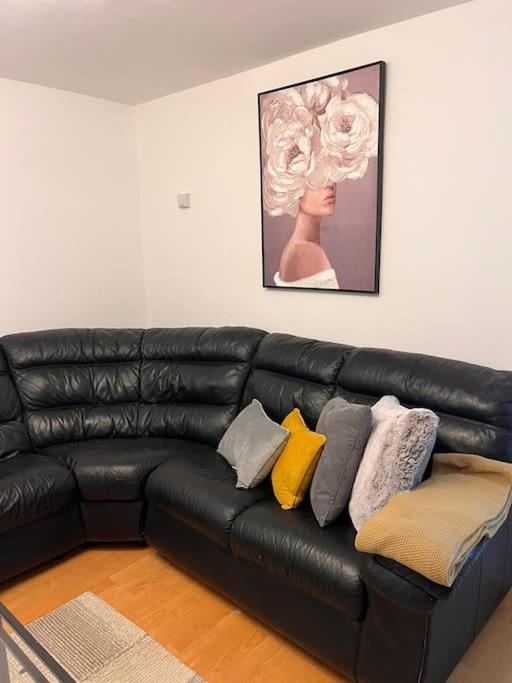 Stunning 2 Bedroom Duplex In The Heart Of Apartment London