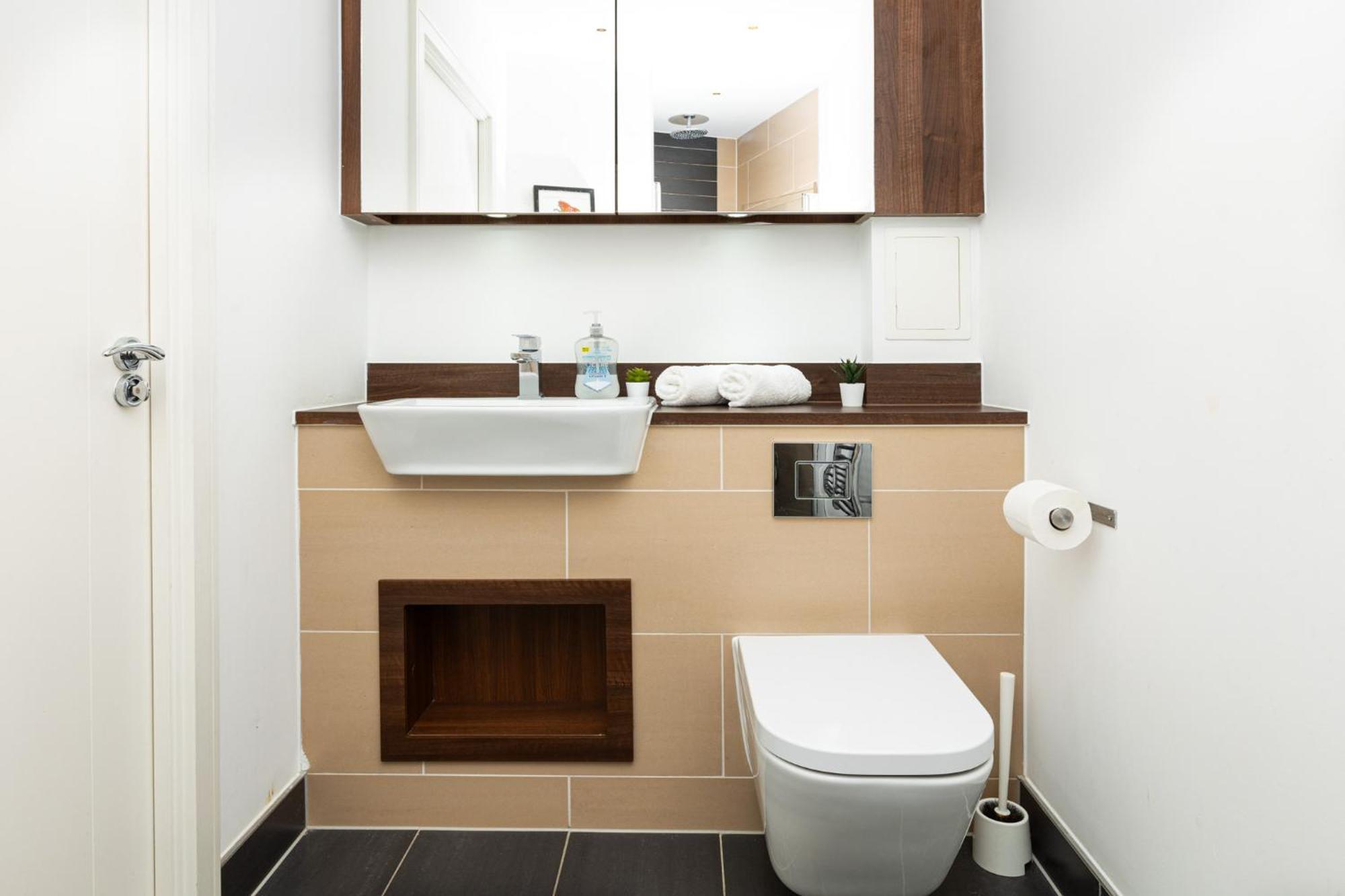 Bright & Cozy 1 Bdr Apt Wcharming Private Terrace Londres