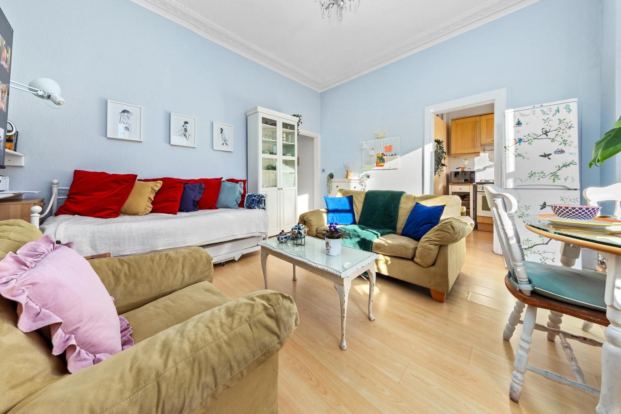 Artist's Bright Hampstead Heath Village 2 Bed London