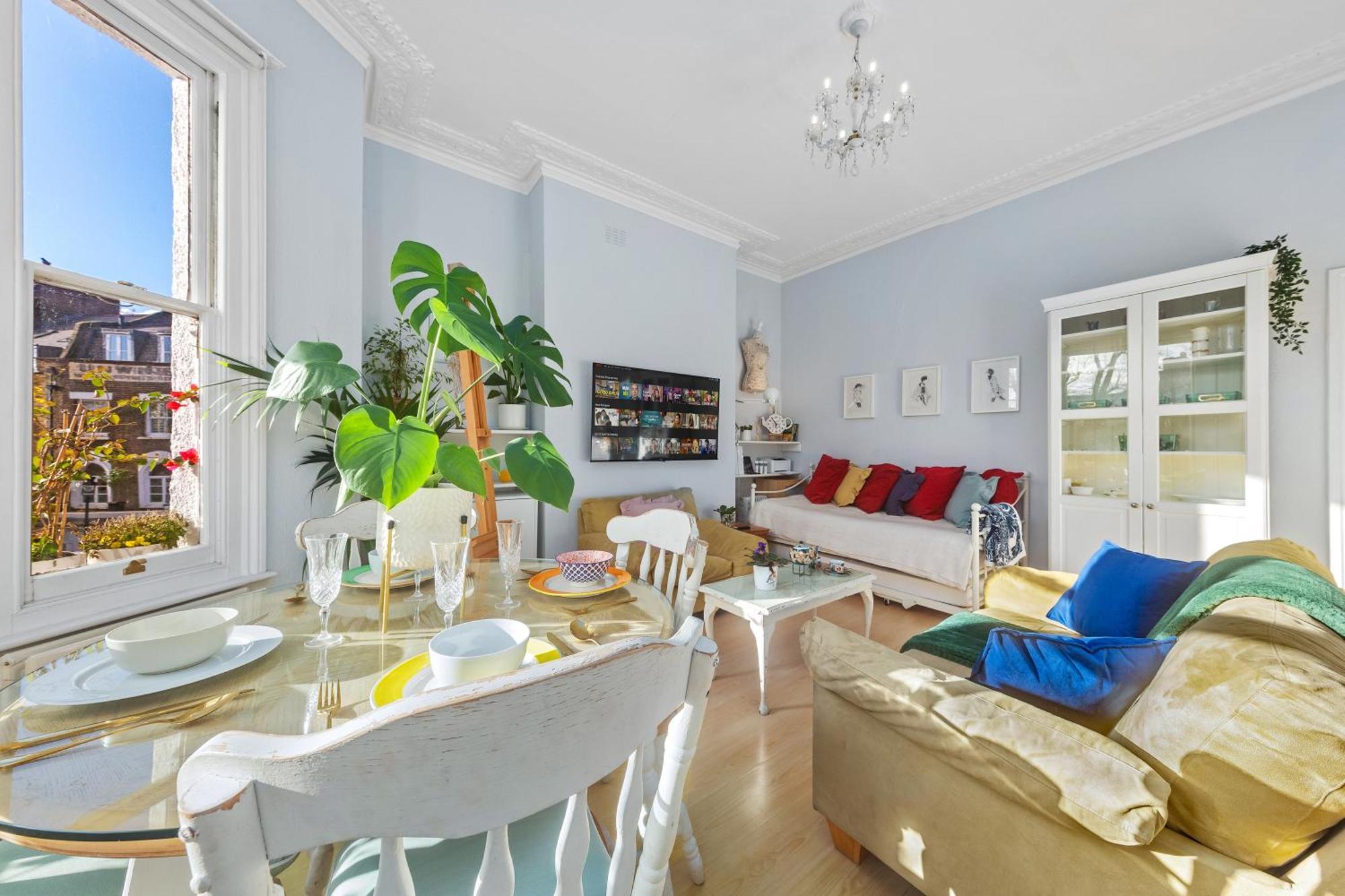 Artist's Bright Hampstead Heath Village 2 Bed London