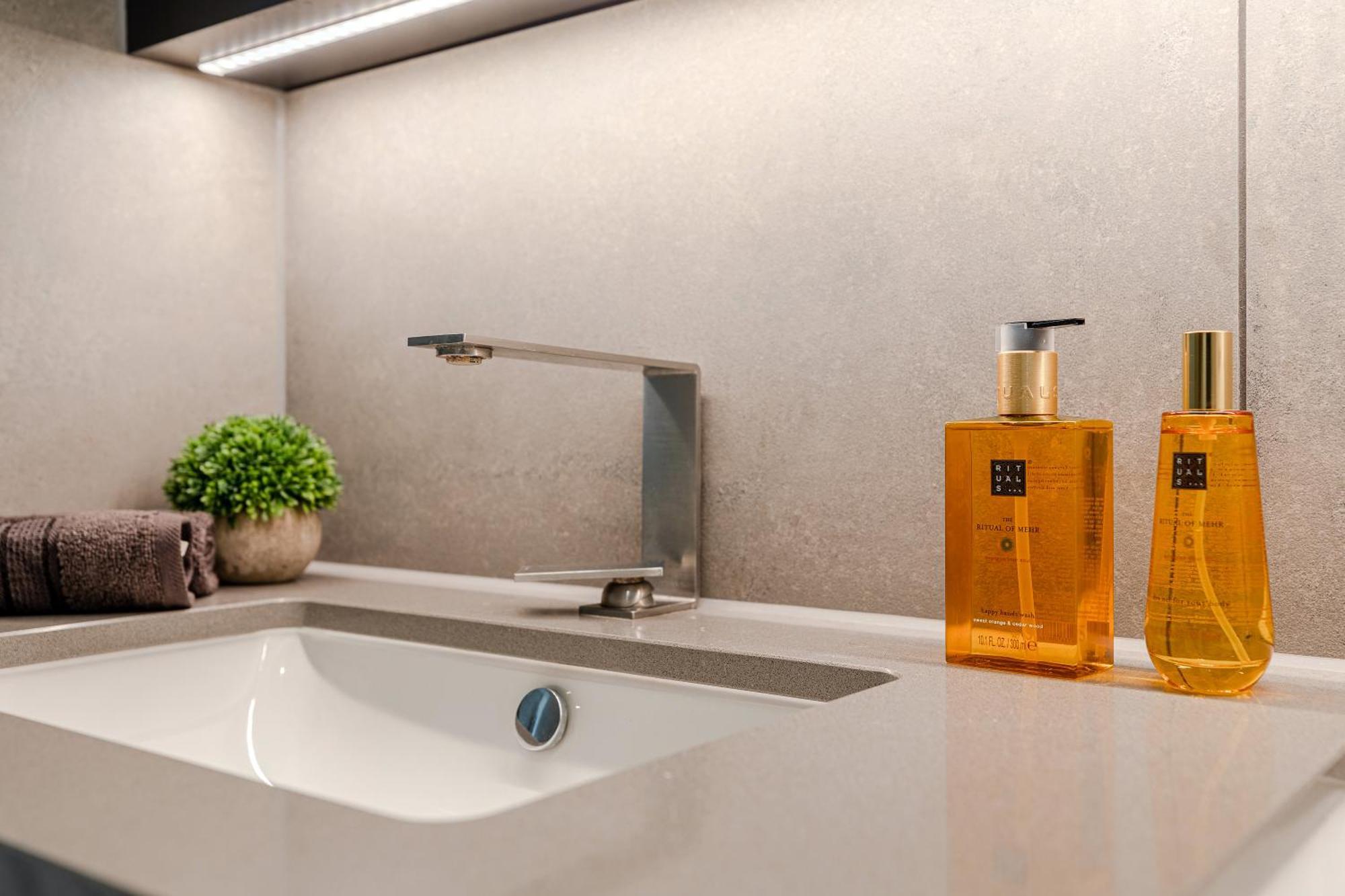 Apartment Off The Shard Xxl Design Family House With Garden