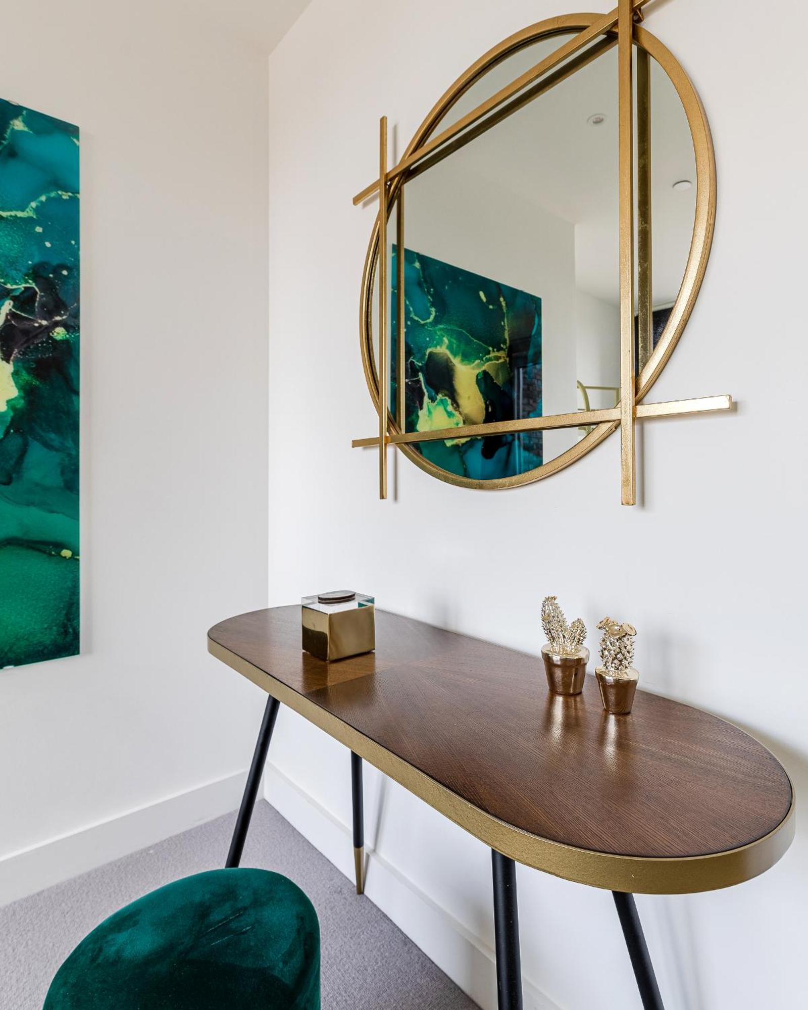 Off The Shard Xxl Design Family House With Garden Apartment London