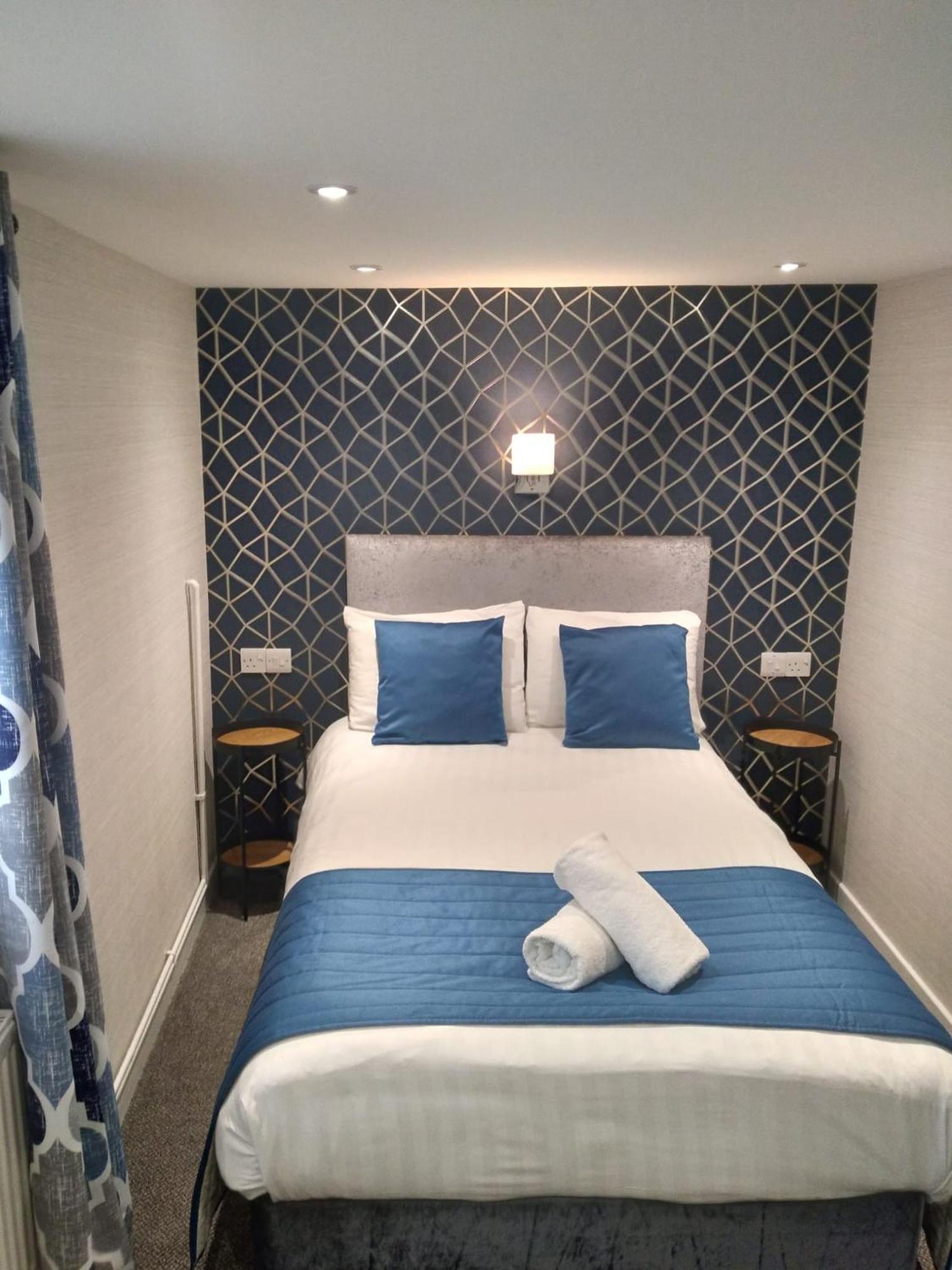 Mentone - 3* London