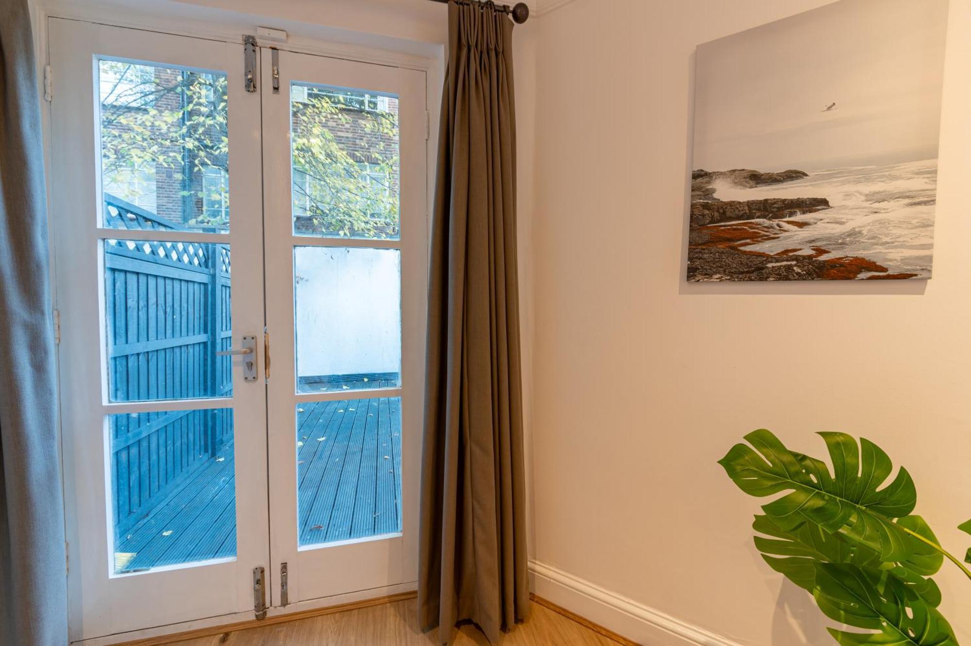 4 Bedrooms Peaceful Abbey Rd - St Johns Wood Apartment