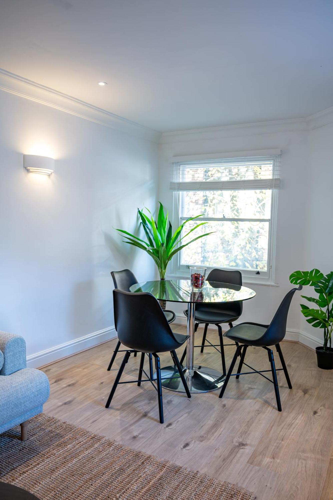 4 Bedrooms Peaceful Abbey Rd - St Johns Wood Apartment London