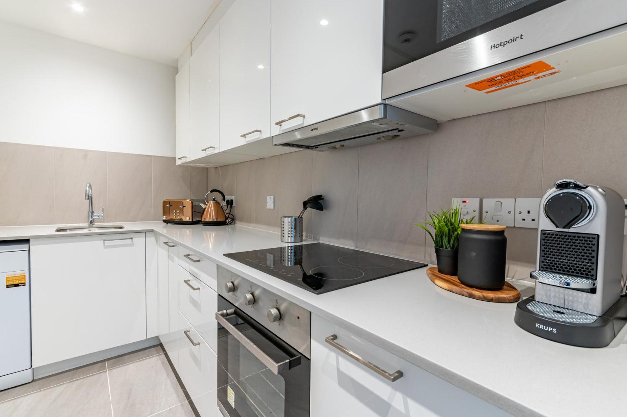 Unique 3 Beds 2 Baths Abbey Rd St John's Wood Apartment London