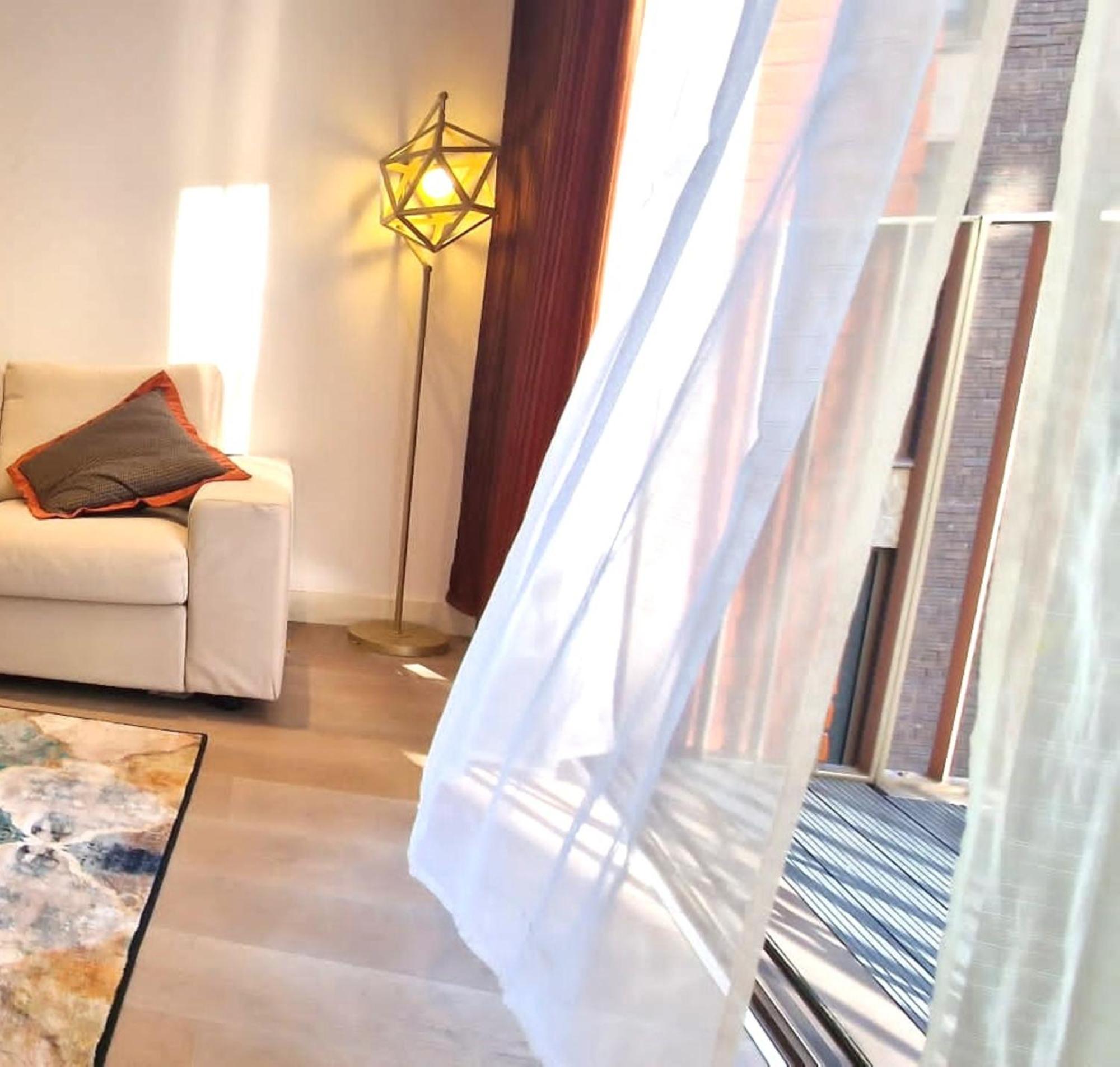 Apartamento Central Luxury: Garden View Flat With Balcony