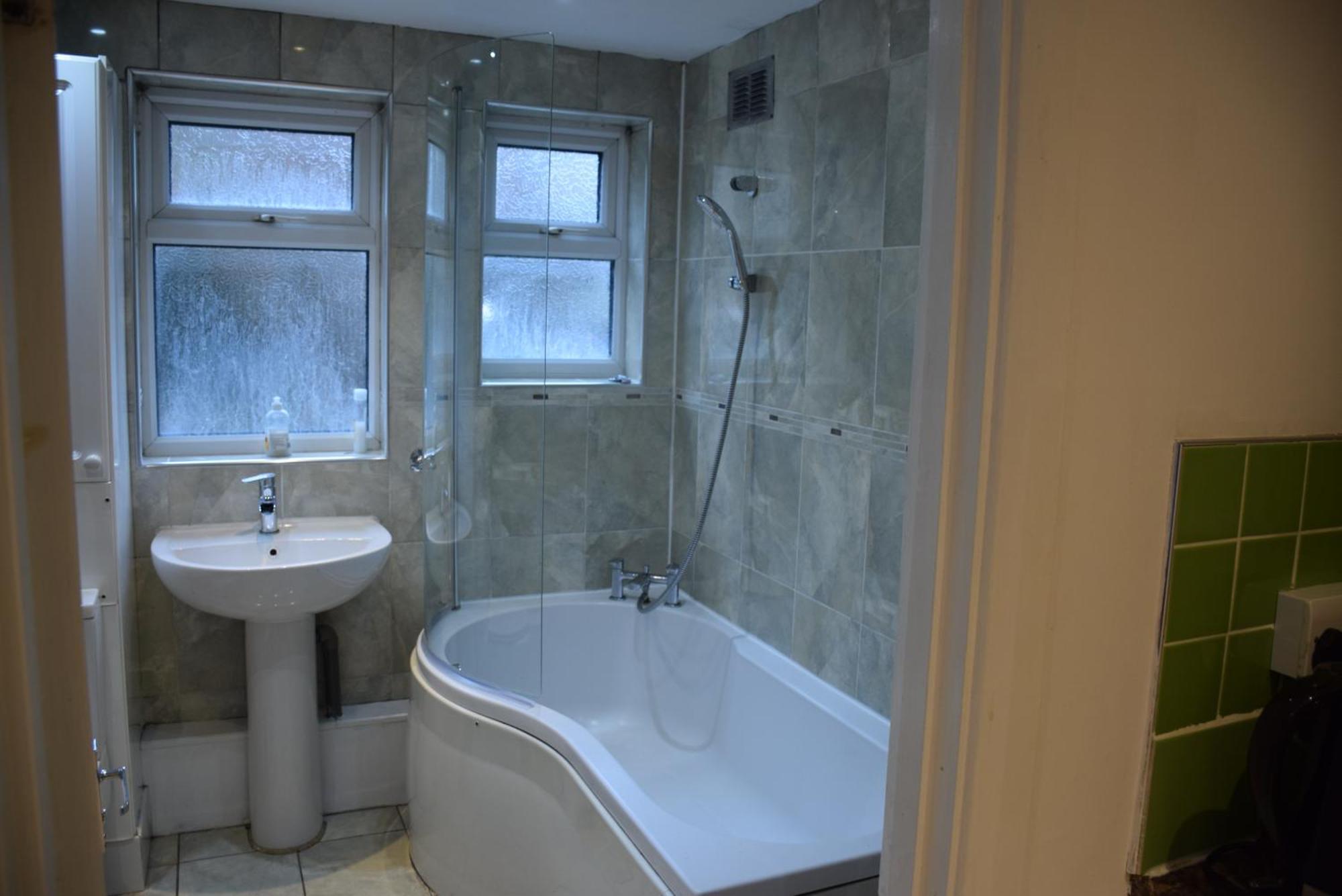 Three Bedroom House Lancaster Road Ferienhaus *