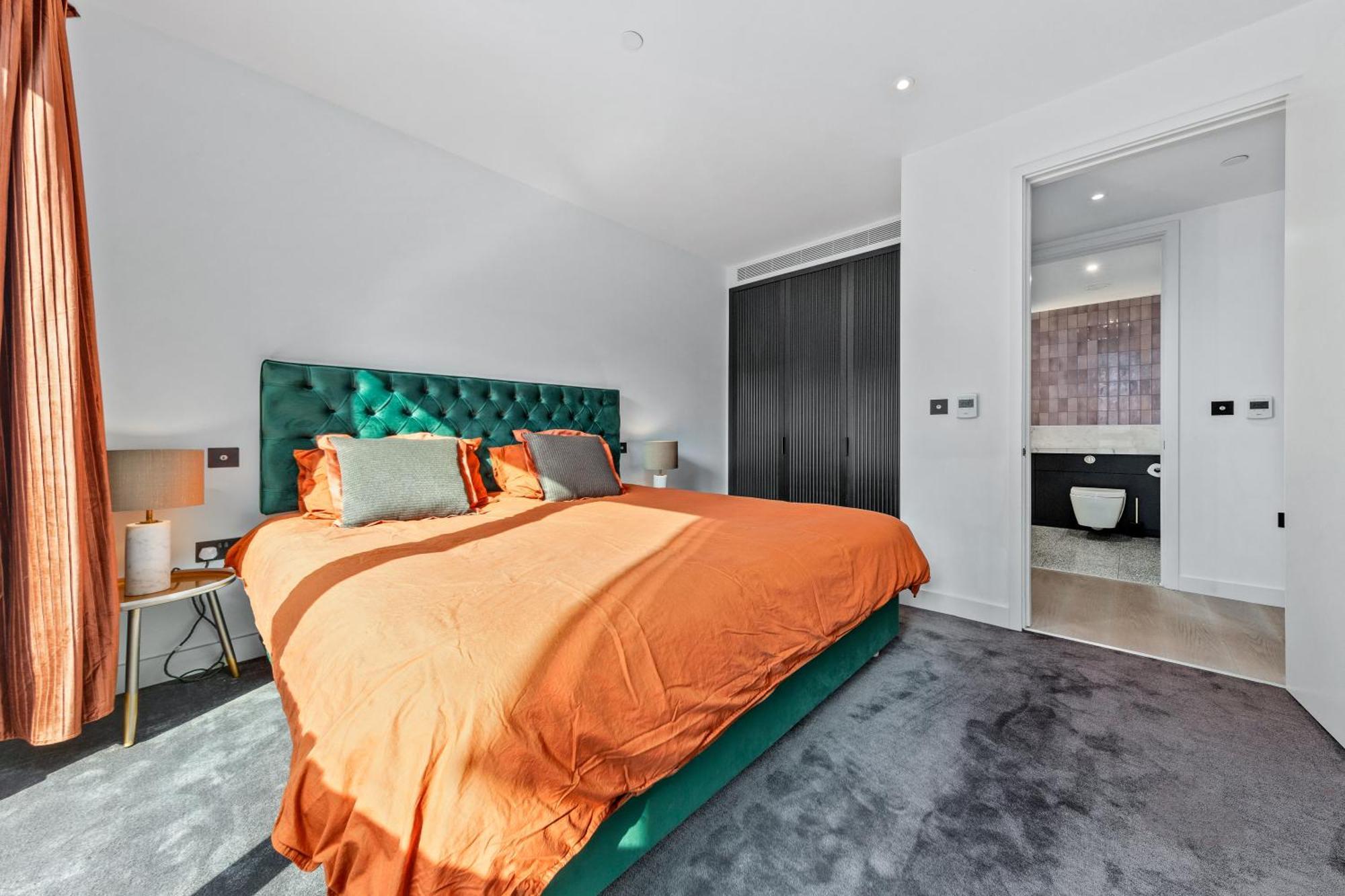 Apartment Central Luxury: Garden View Flat With Balcony London