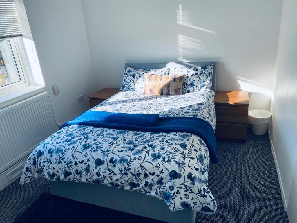 Apartamento Four Bedroom Flat In Foresthill Londres