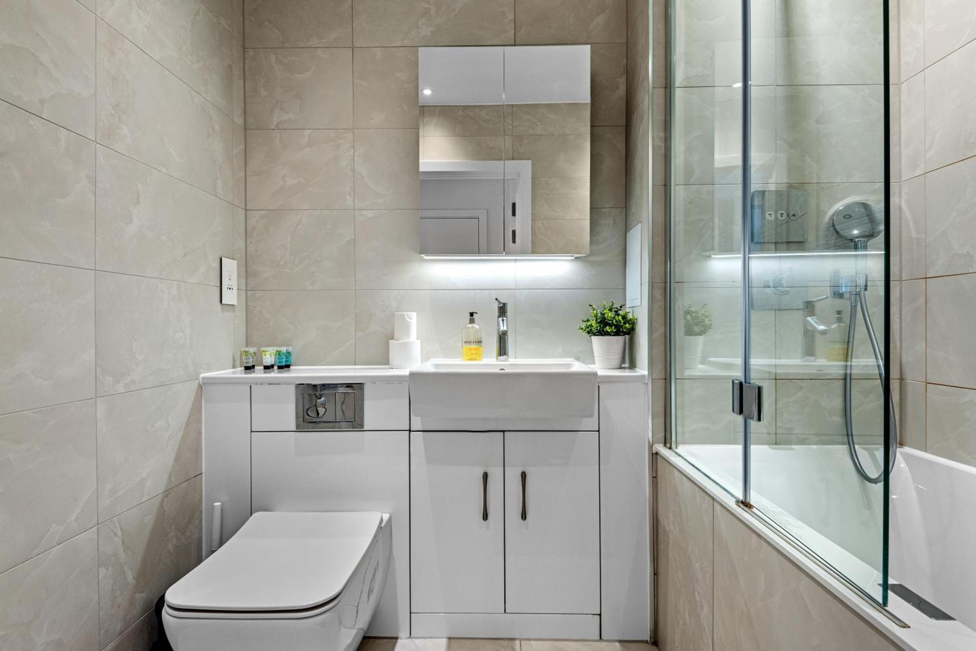 Londwell, Heart Of Notting Hill, Balcony Luxury Apartment