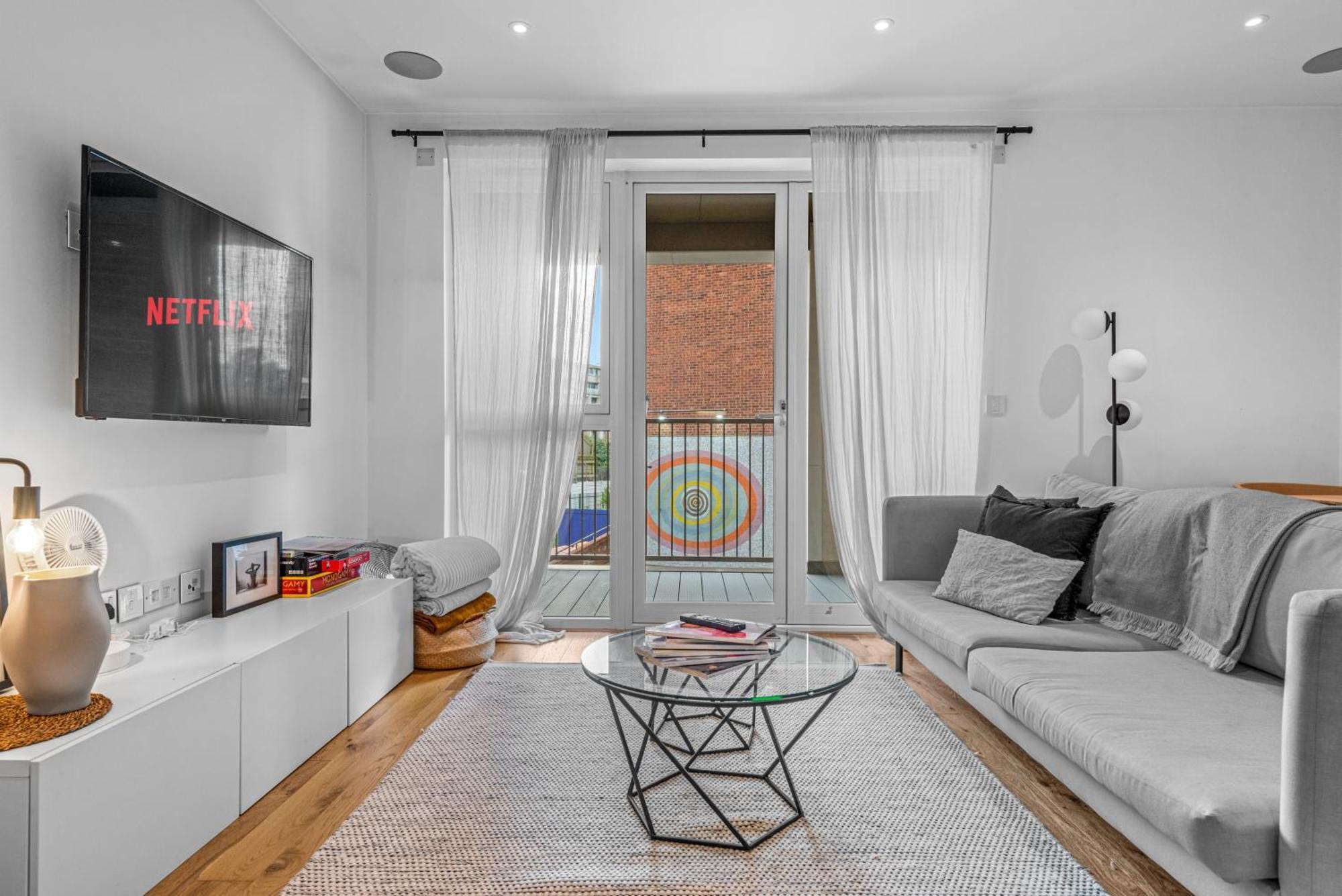 Londwell, Heart Of Notting Hill, Balcony Luxury Apartment London