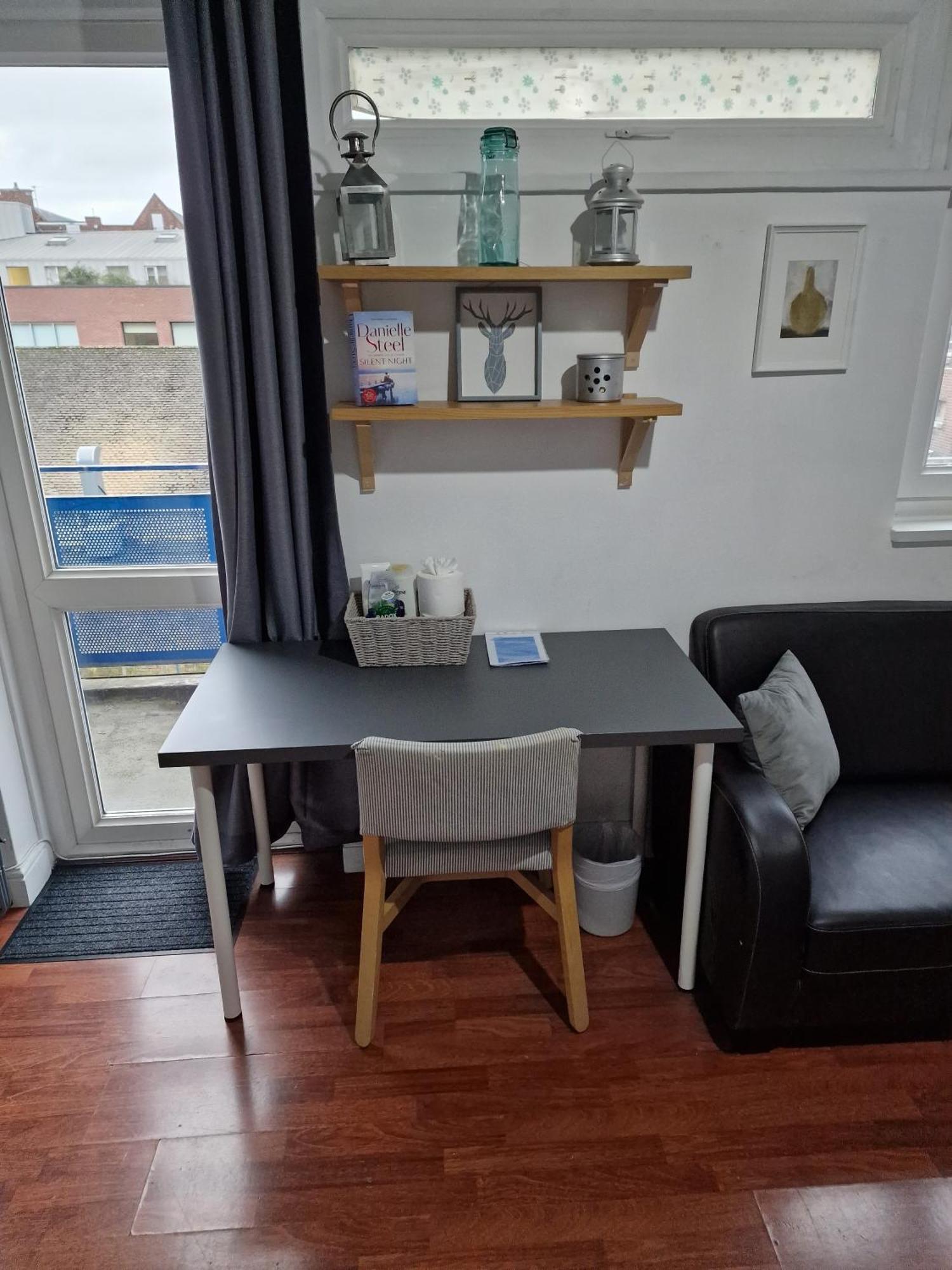 Spacious Private Balcony - Central - Zone 1 - Elephant And Castle Homestay *
