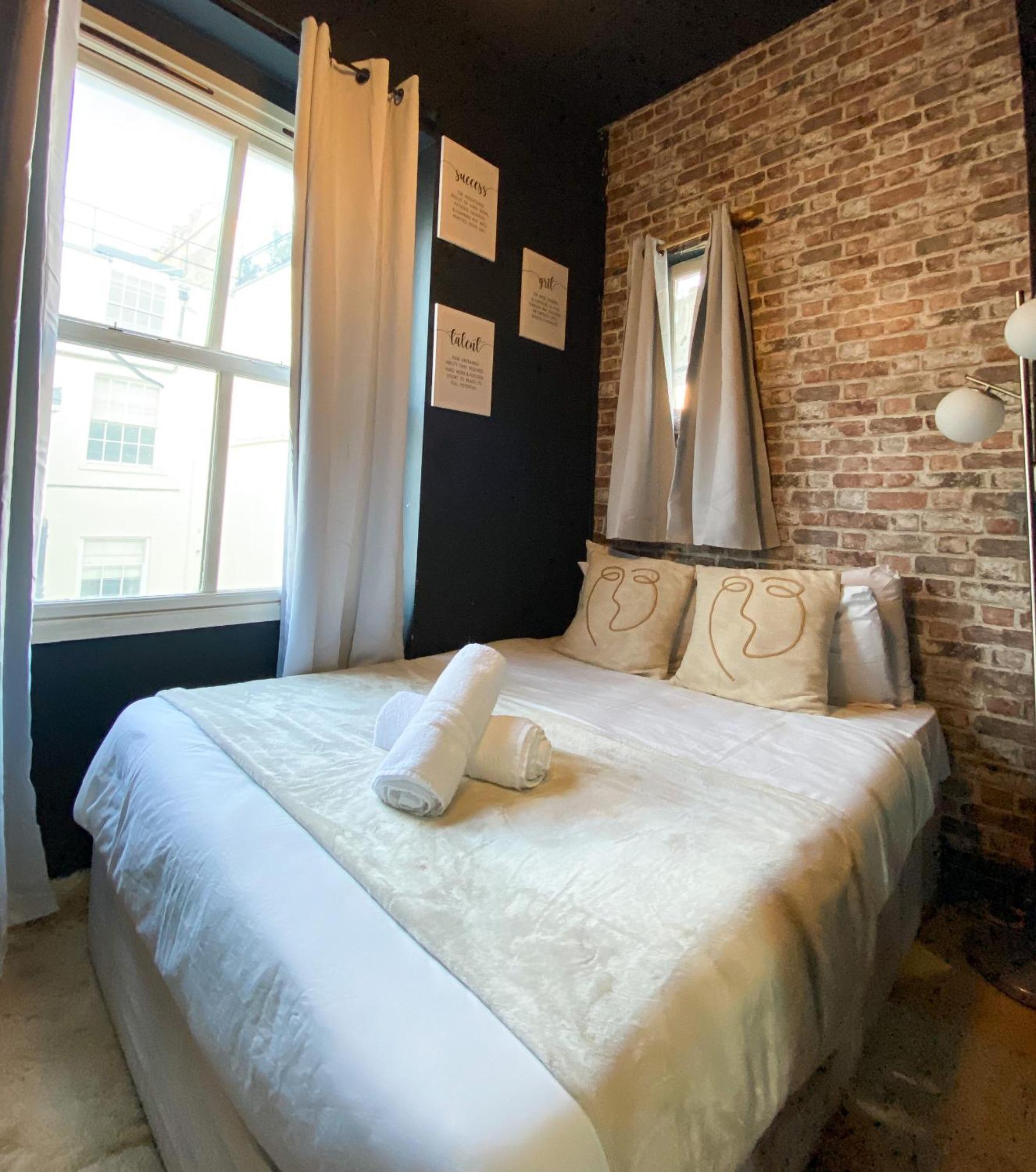 Modern Close To Hyde Park