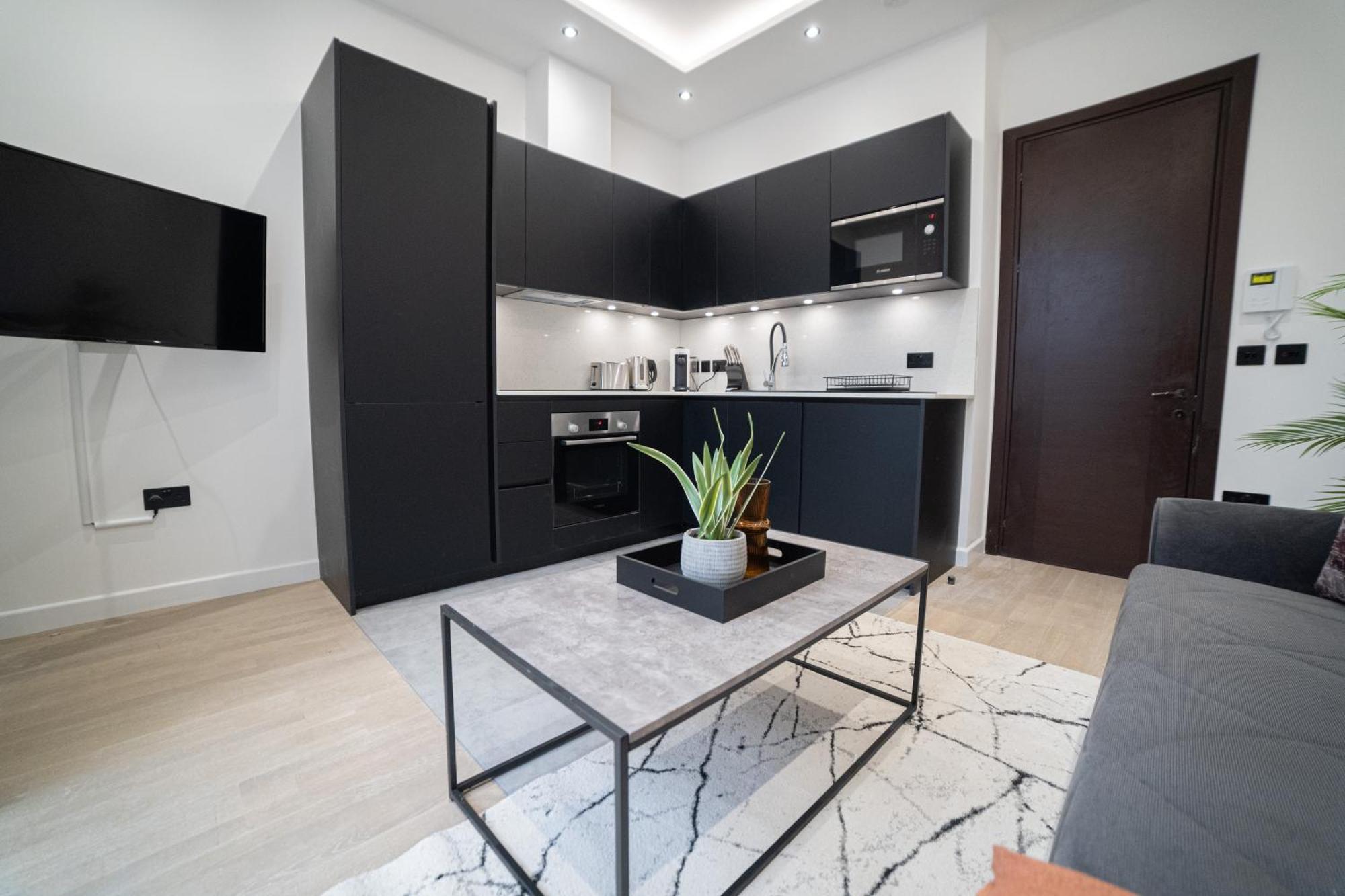 One And Two Bedroom Near Holloway Train Station By Belvilla Apartment London