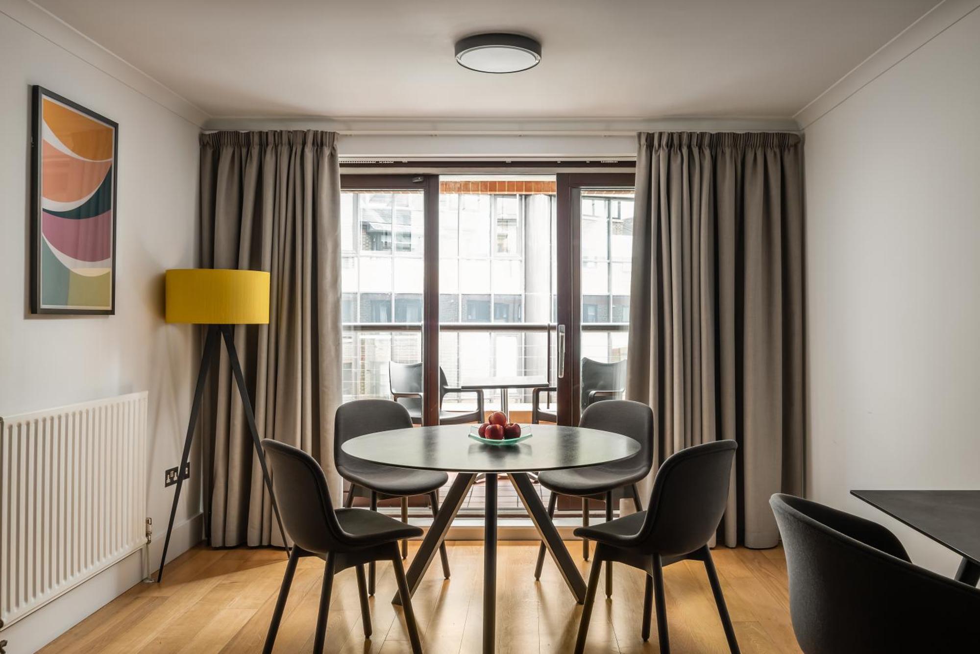Monarch House - Serviced - Kensington * London