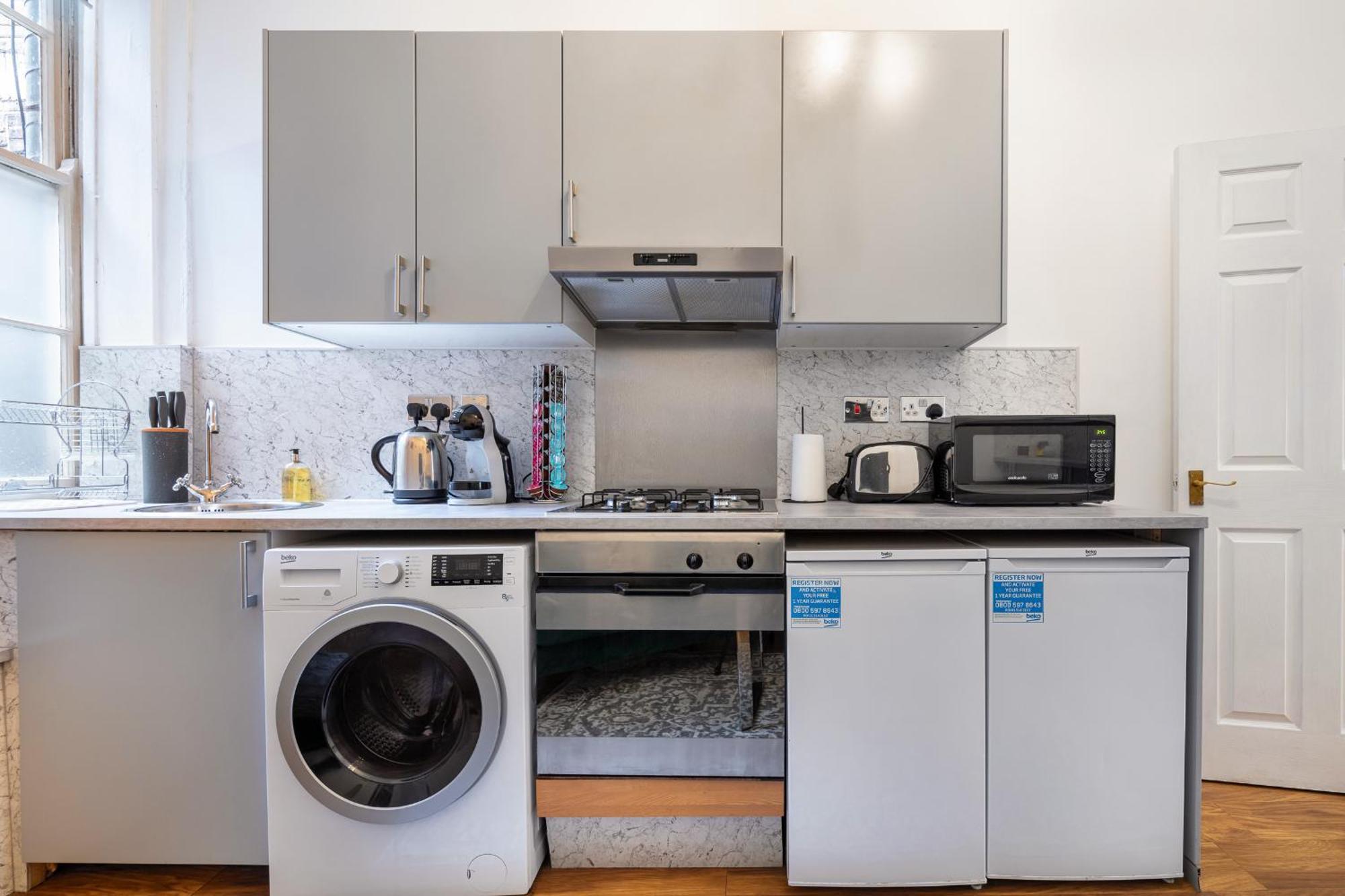 Deluxe Airconditioned Two Bed In Covent Garden Apartment London