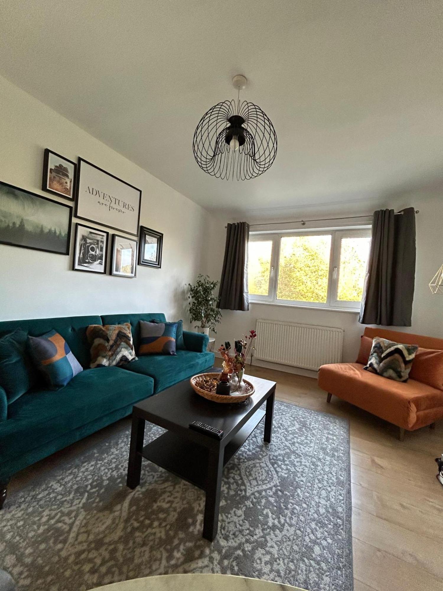 Modern - Accommodates 6 - Private Parking - 15min To Bridge, Eye And Charing Cross Apartment London