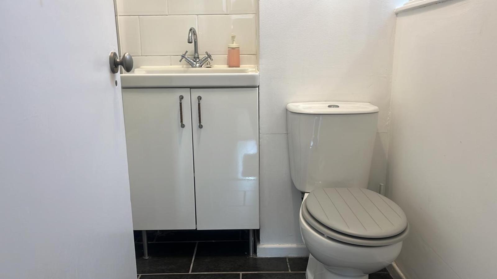 Cosy Flat In The Heart Of Wandsworth * London