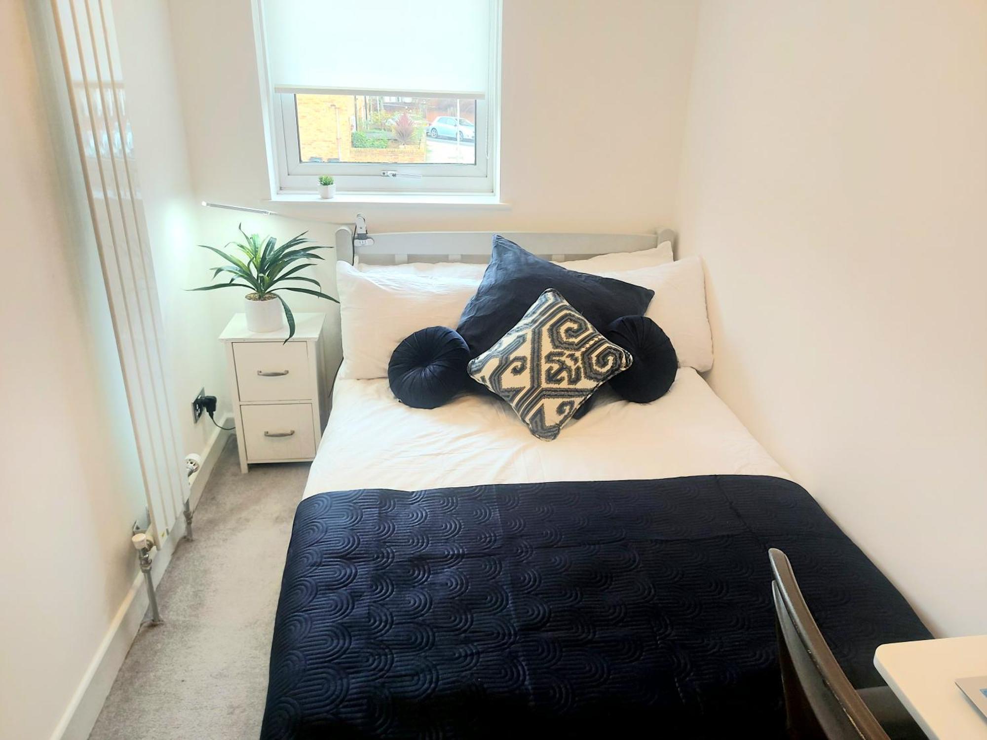 Free Parking - 4 Bed - 3 Bath - Sofa Bed - Digital Lock Entry Holiday home London