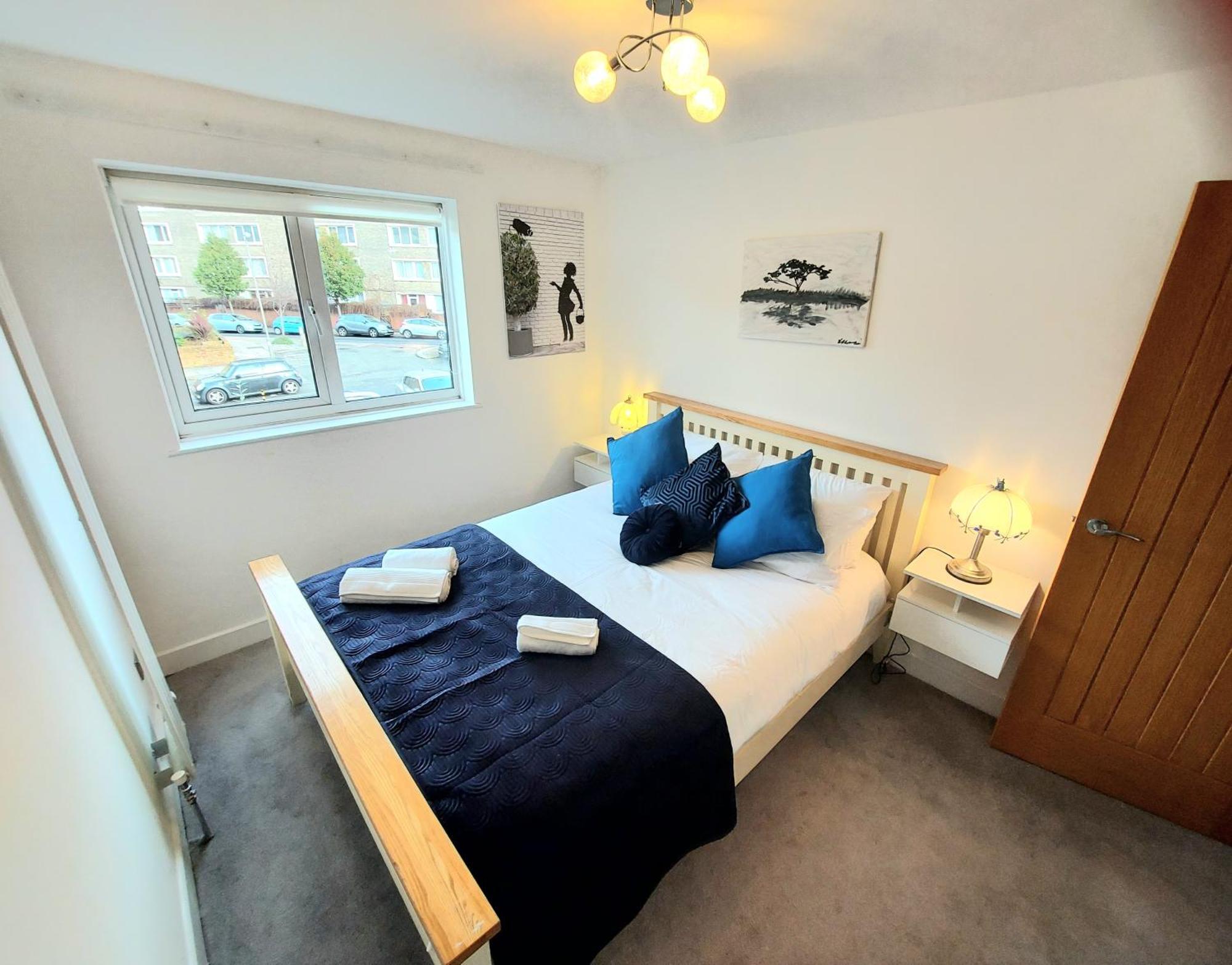 Free Parking - 4 Bed - 3 Bath - Sofa Bed - Digital Lock Entry London
