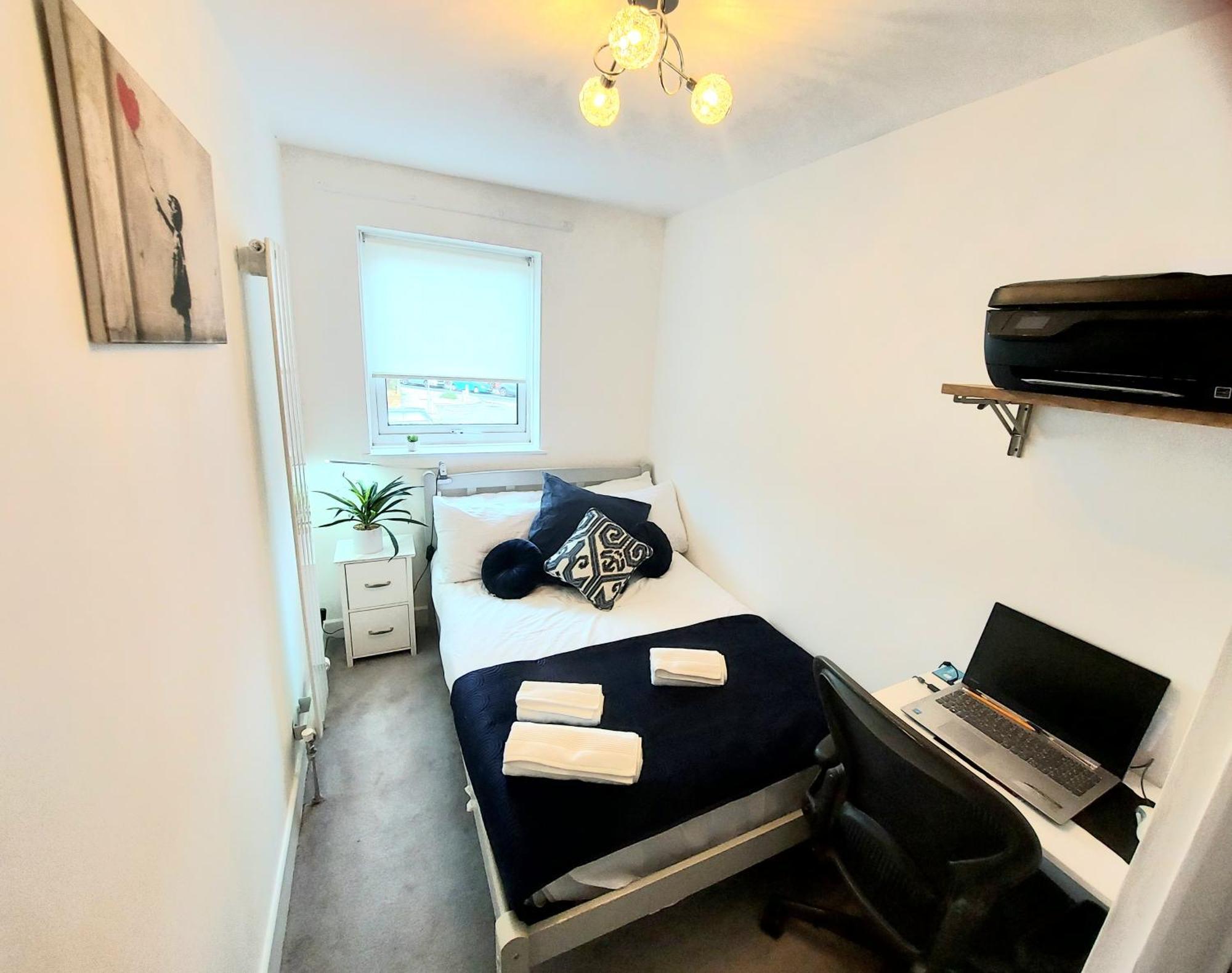 Free Parking - 4 Bed - 3 Bath - Sofa Bed - Digital Lock Entry London