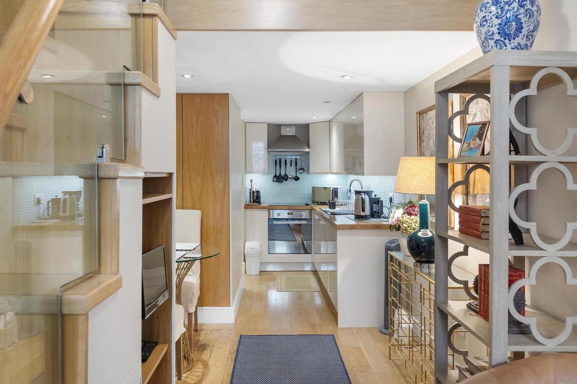 Apartment Stylish In Kensington