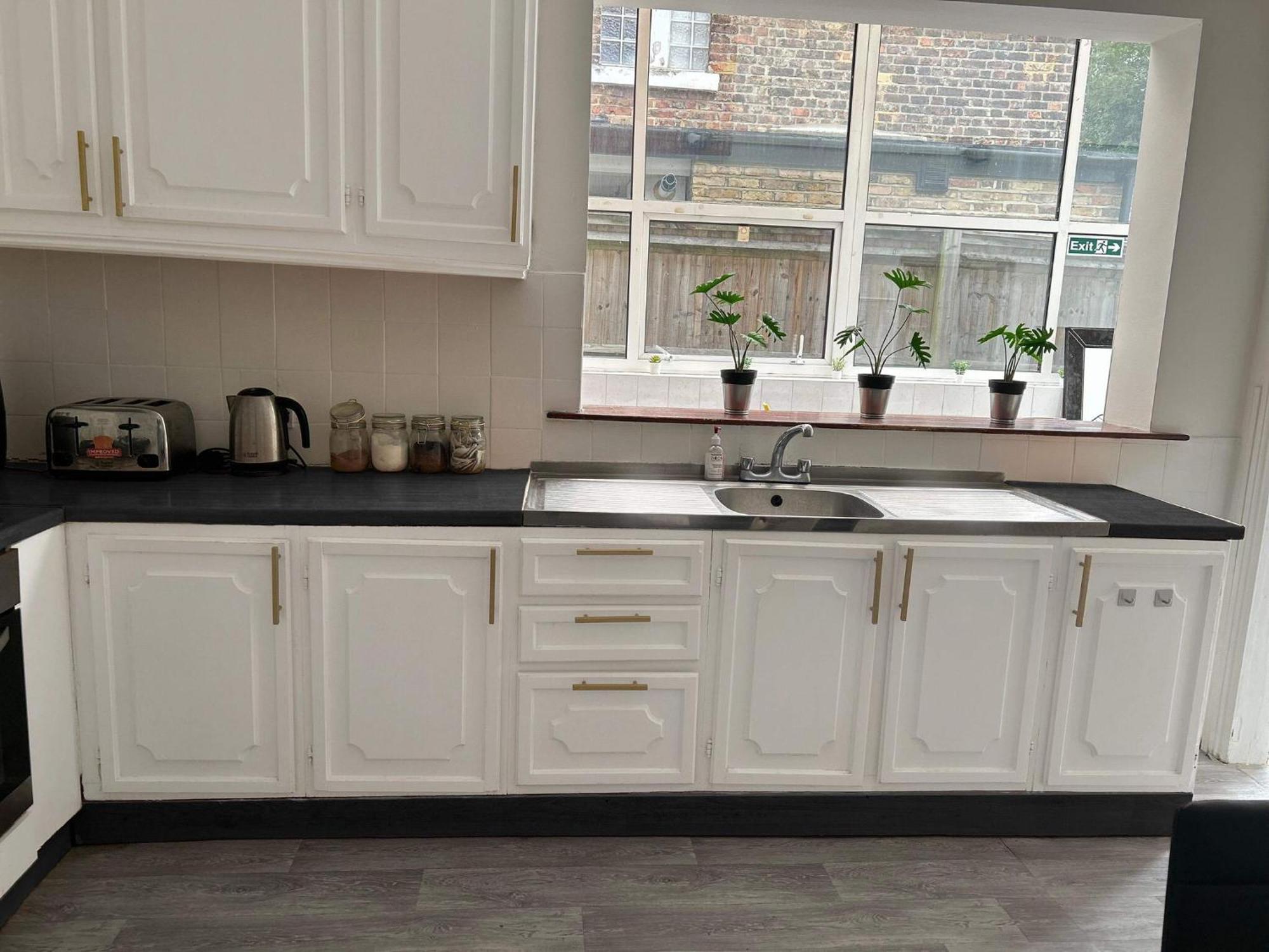 Balham, South Spacious 3 Homestay *