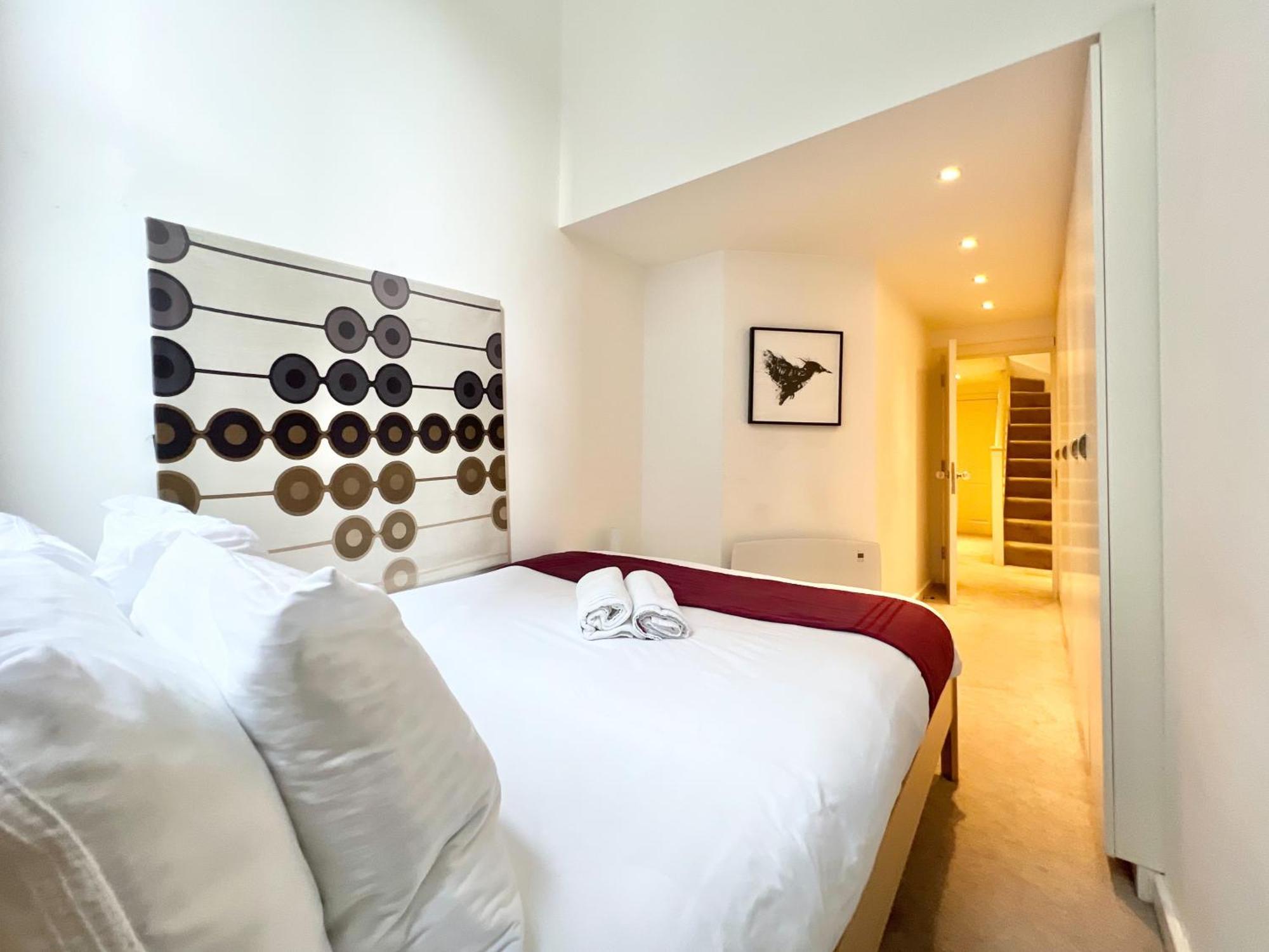 Vip Serviced Excellent Location Great Price Apartment London