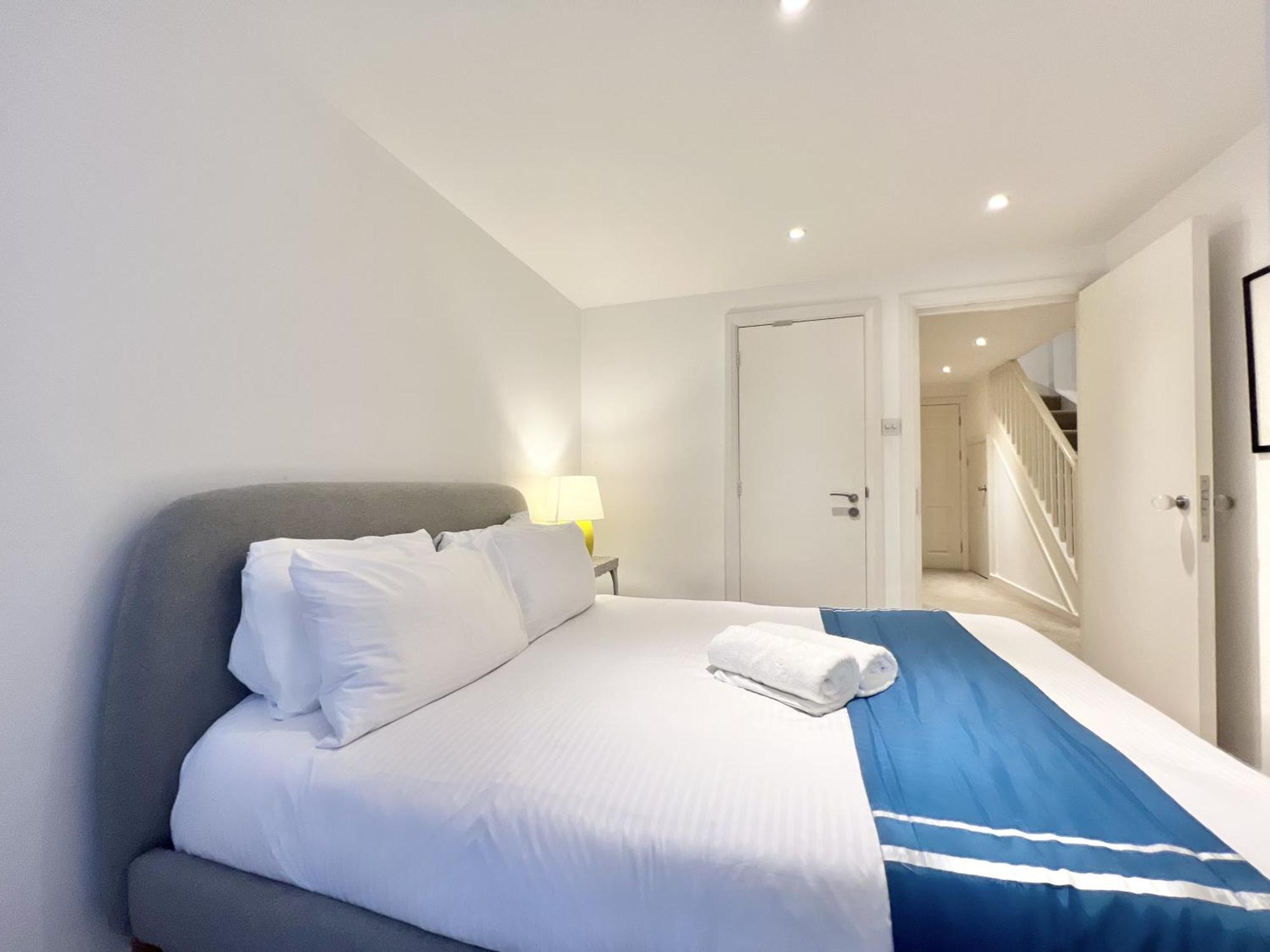 Apartment Vip Serviced Excellent Location Great Price London
