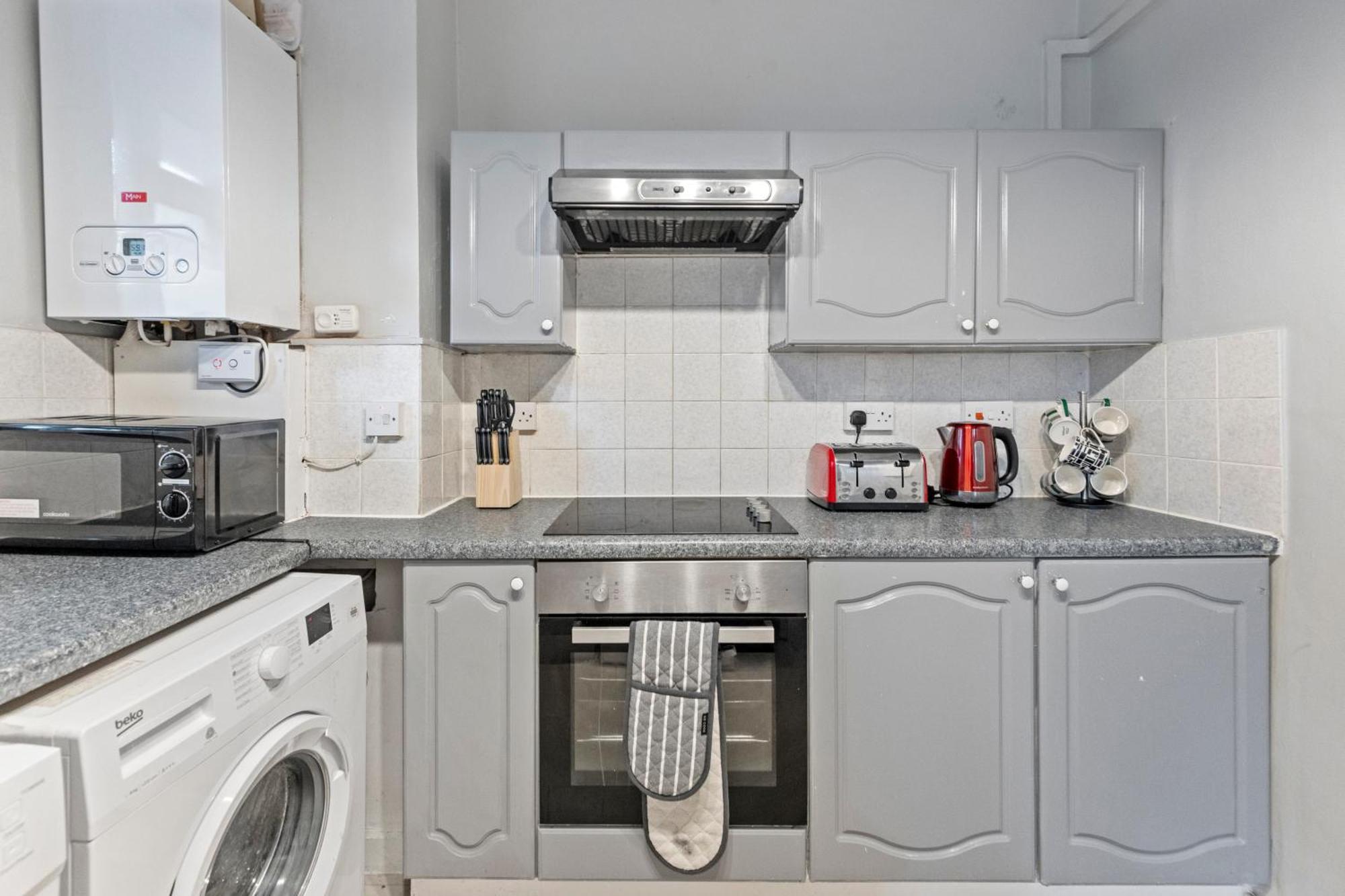 3 Bedroom Flat Near Finsbury Park, Manor House Station Apartamento Londres