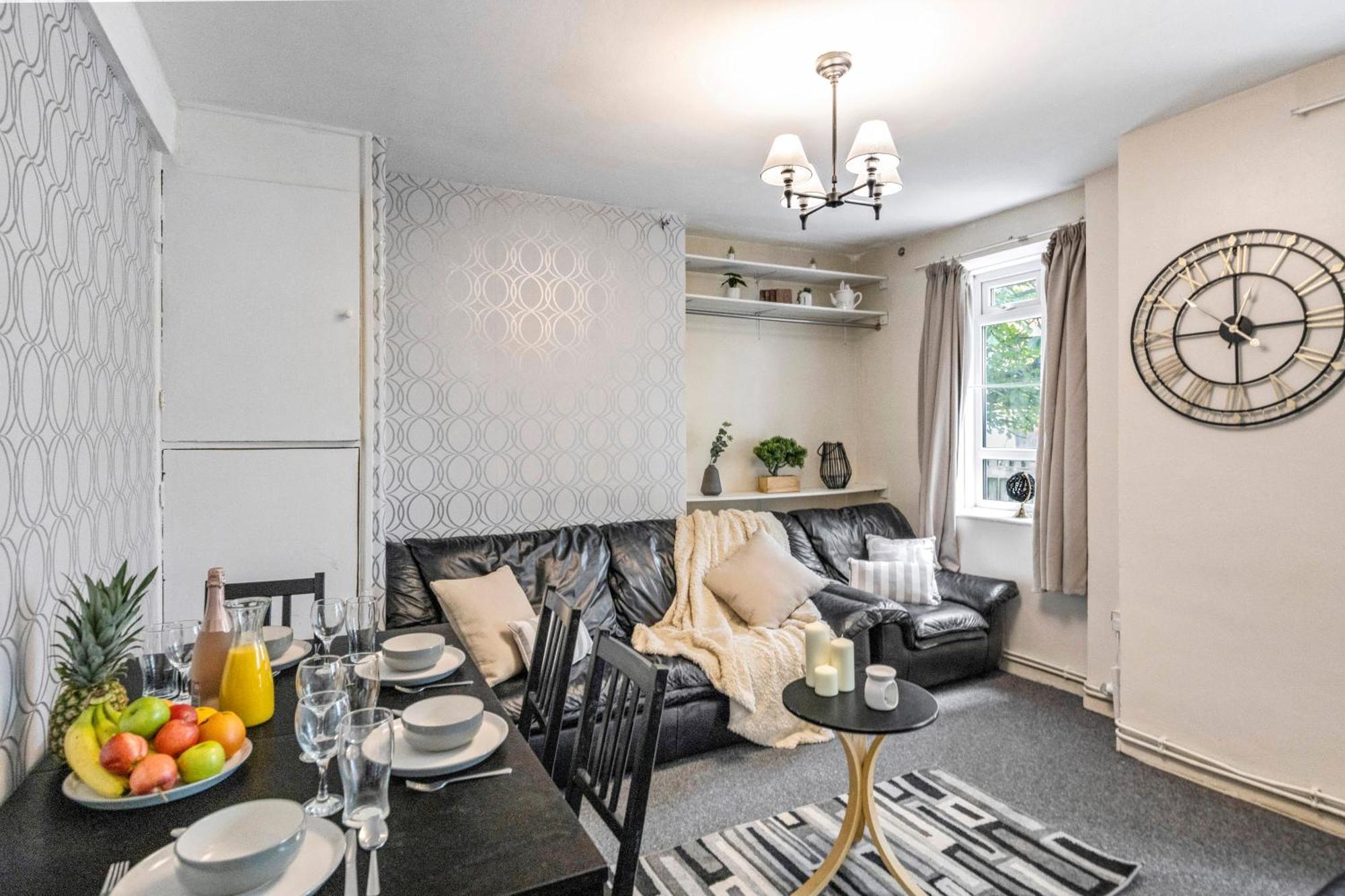 3 Bedroom Flat Near Finsbury Park, Manor House Station Londres